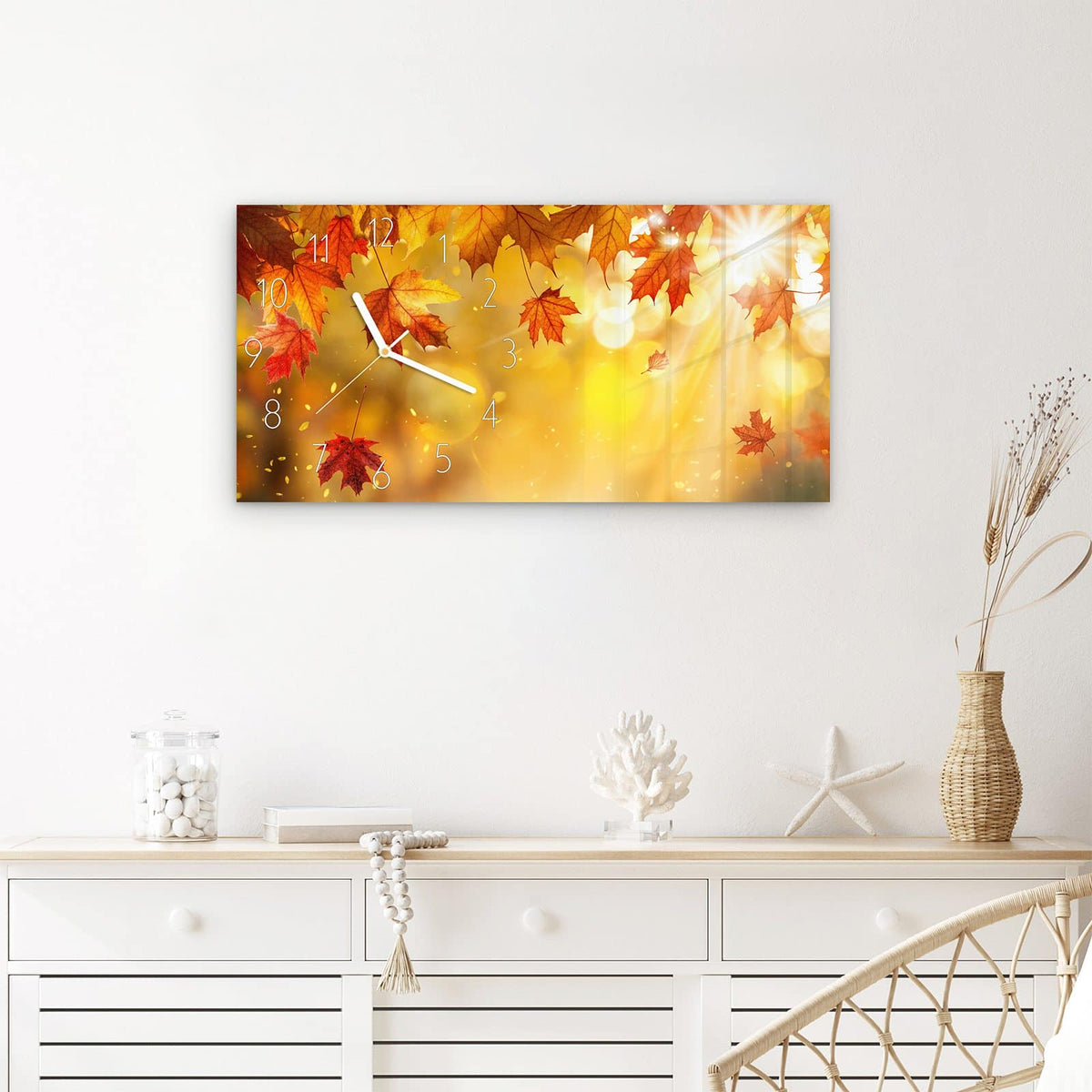 Wanduhr Herbstblätter Sonne aus Glas – Querformat 60 × 30 cm – Ahornblätter im goldenen Gegenlicht