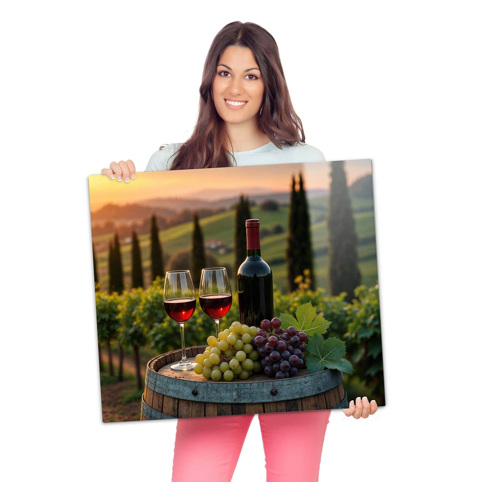 Herdabdeckplatte mit Weinlandschaft-Motiv wird zur Größendarstellung gehalten