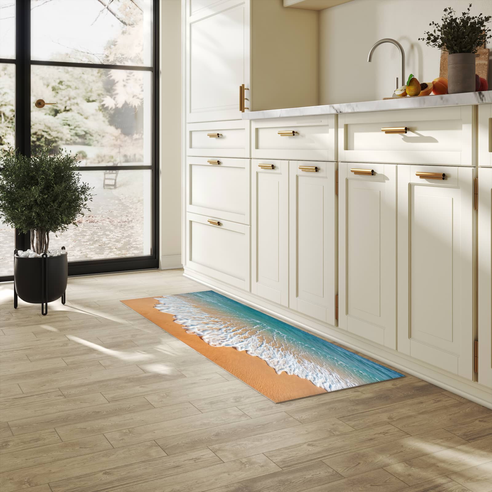 Rutschfester Küchenteppich mit Motiv Wellen am Sandstrand in heller Küche schützt den Boden