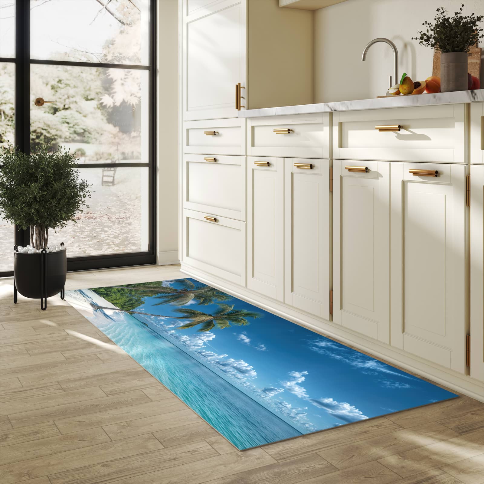 Langlebiger Küchenteppich mit Motiv Strandurlaub in heller Küche