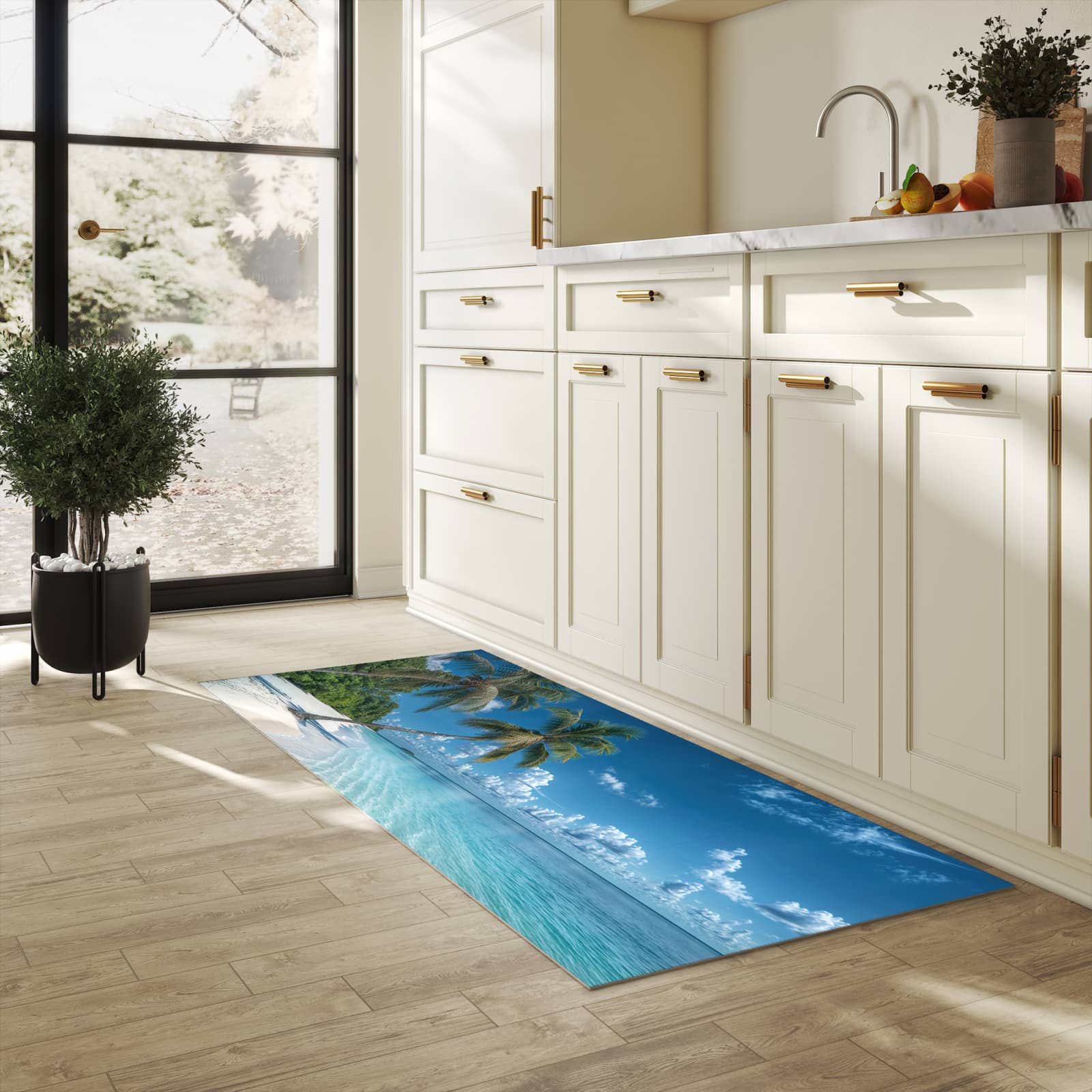 Waschbarer Teppich fürs Esszimmer mit Motiv Strandurlaub in heller Küche