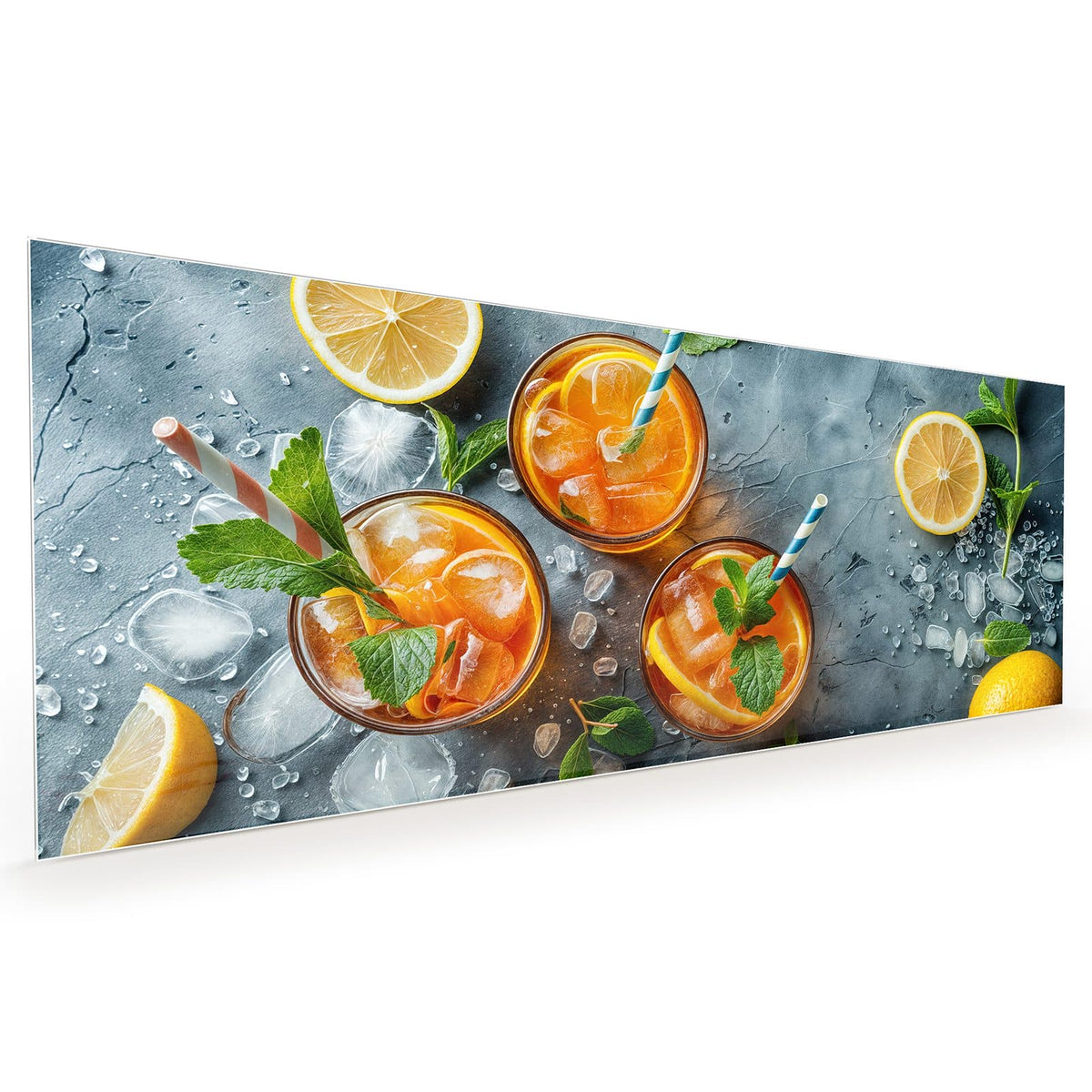 Küchenrückwand aus Glas im Hochformat: Drei Gläser mit orangefarbenem Eisgetränk, Zitrusscheiben, Minze und Papierstrohhalmen #grösse_40 x 100 cm #grösse_50 x 125 cm #grösse_60 x 150 cm
