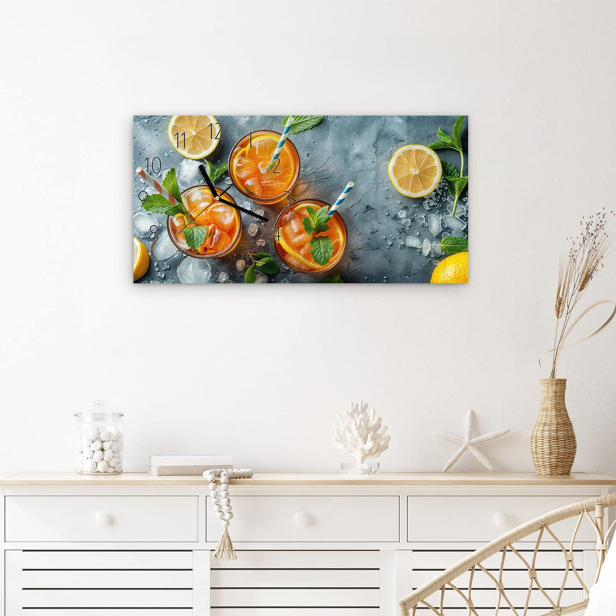 Wanduhr Sommerlicher Drink aus Glas – Querformat 60 × 30 cm – Drei orange Drinks mit Zitrone