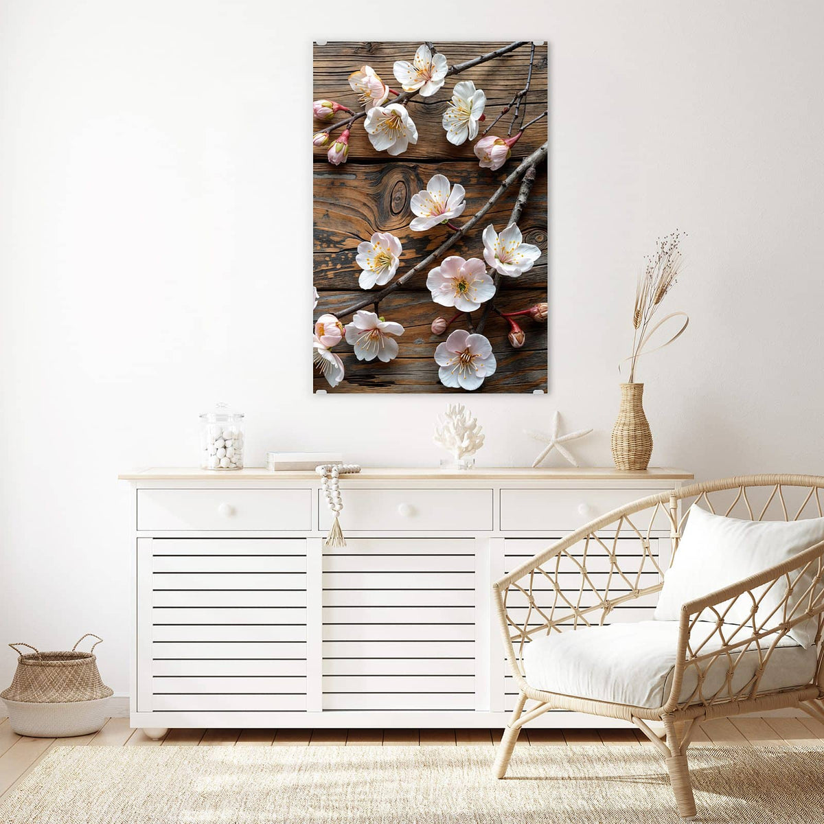 Glasbild Kirschblüten auf Altholz an der Wand – Kirschblütenzweige liegen auf grob verwitterten, braun-grauen Holzbohlen
