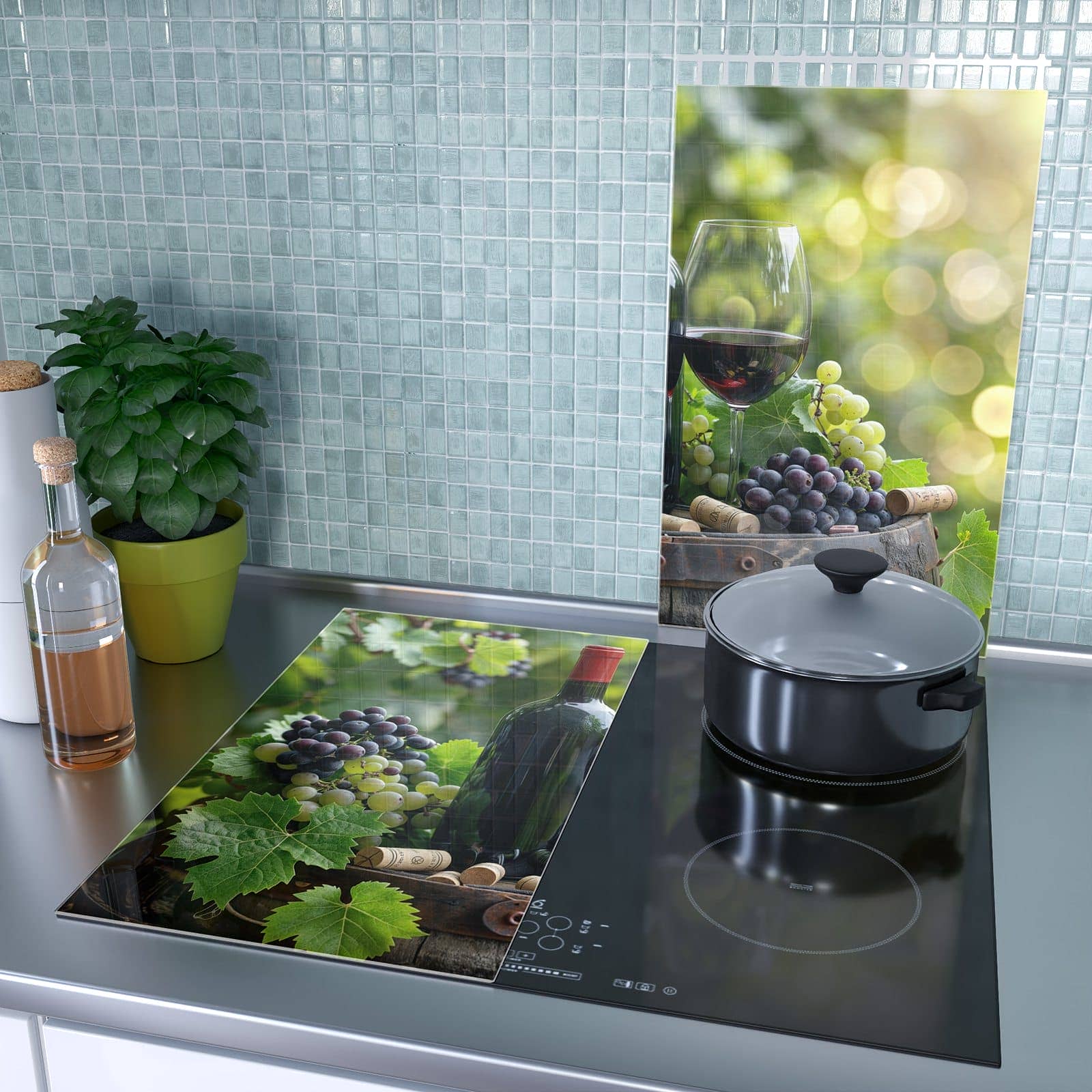 2-teilige Herdabdeckplatte aus Glas mit Wein Und Trauben-Motiv als Spritzschutz hinter dem Kochfeld