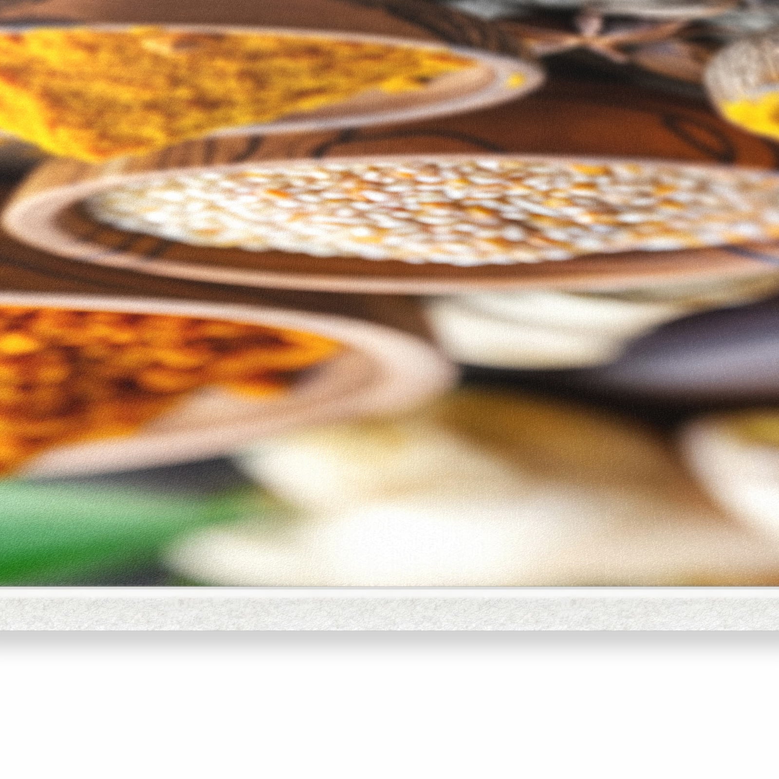 Bodenschonender Küchenläufer mit Motiv Gewürze in Schalen in seitlicher Ansicht