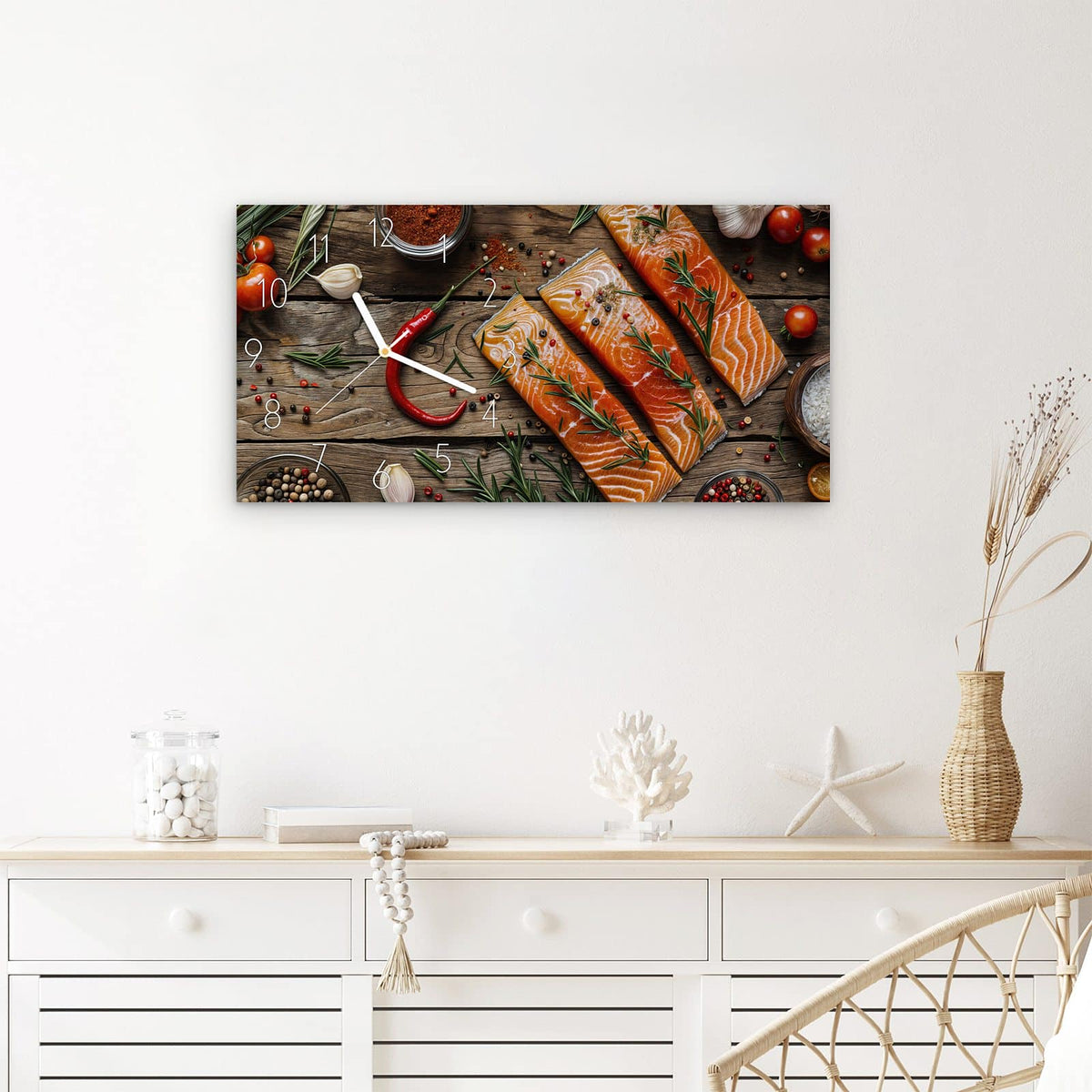 Wanduhr Lachsfilets aus Glas – Querformat 60 × 30 cm – Lachs mit Rosmarin und Tomaten