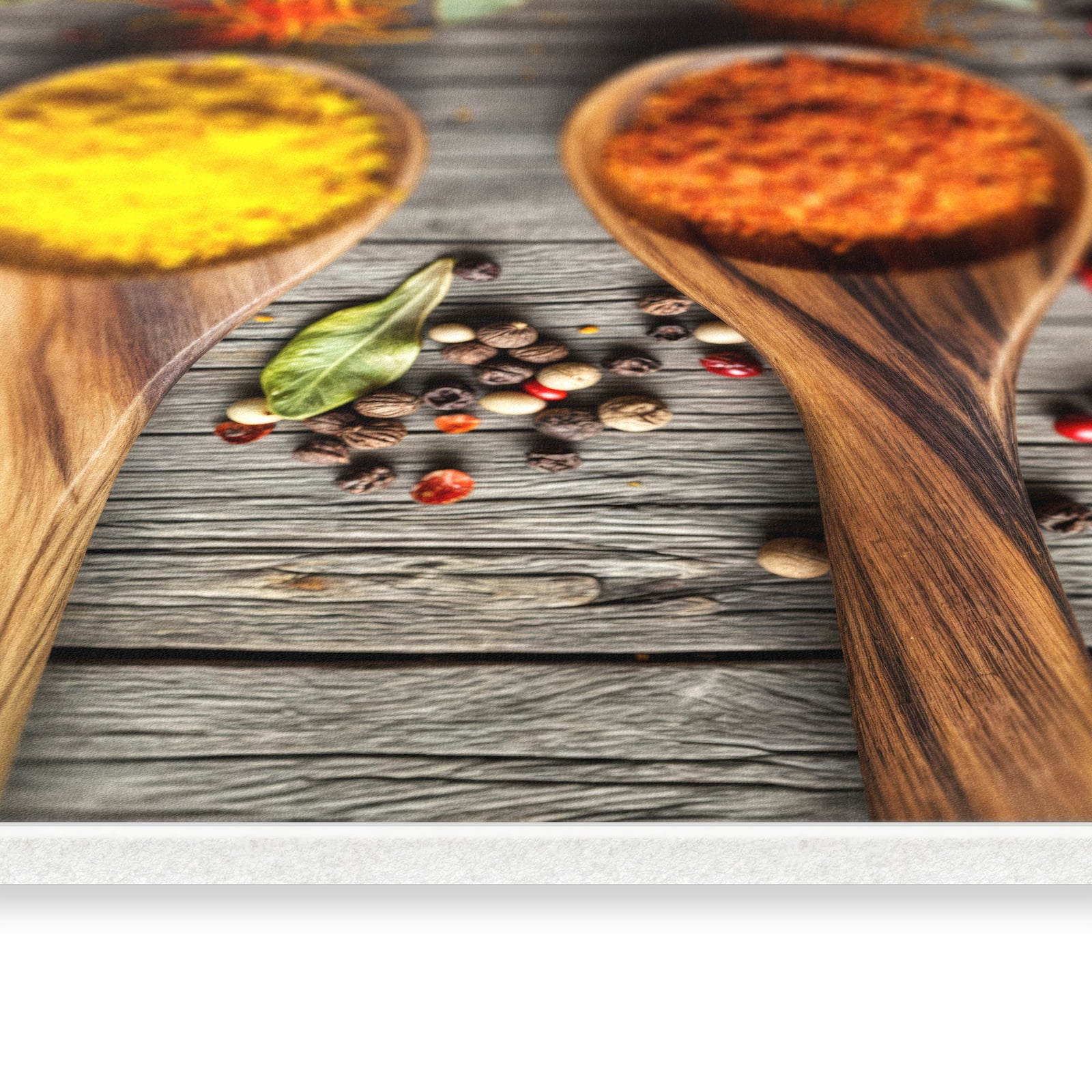 Rutschfester Küchenläufer mit Motiv Gewürze auf Löffeln in seitlicher Ansicht