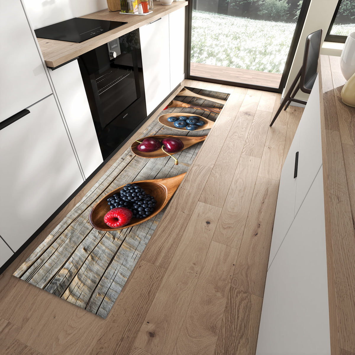 Hygienischer Küchenteppich mit Motiv Holzlöffel mit Beeren in moderner Küche