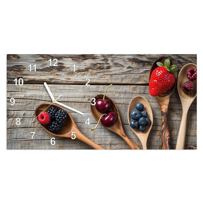 Wanduhr Holzlöffel mit Beeren aus Glas – Querformat 60 × 30 cm mit Ziffernblatt Modern
