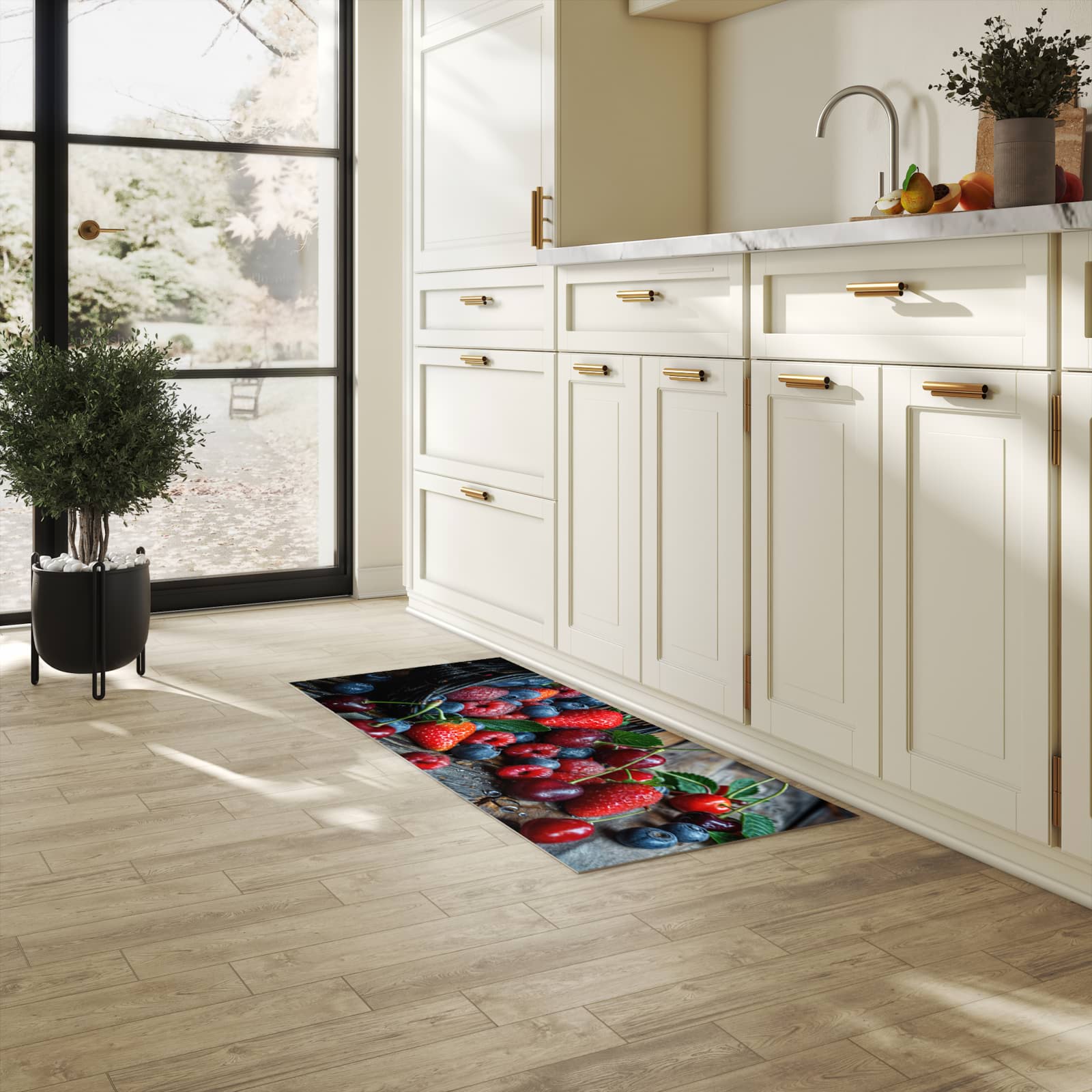 Pflegeleichter Läufer mit Motiv Frische Beerenkorb in heller Küche für einfache Reinigung