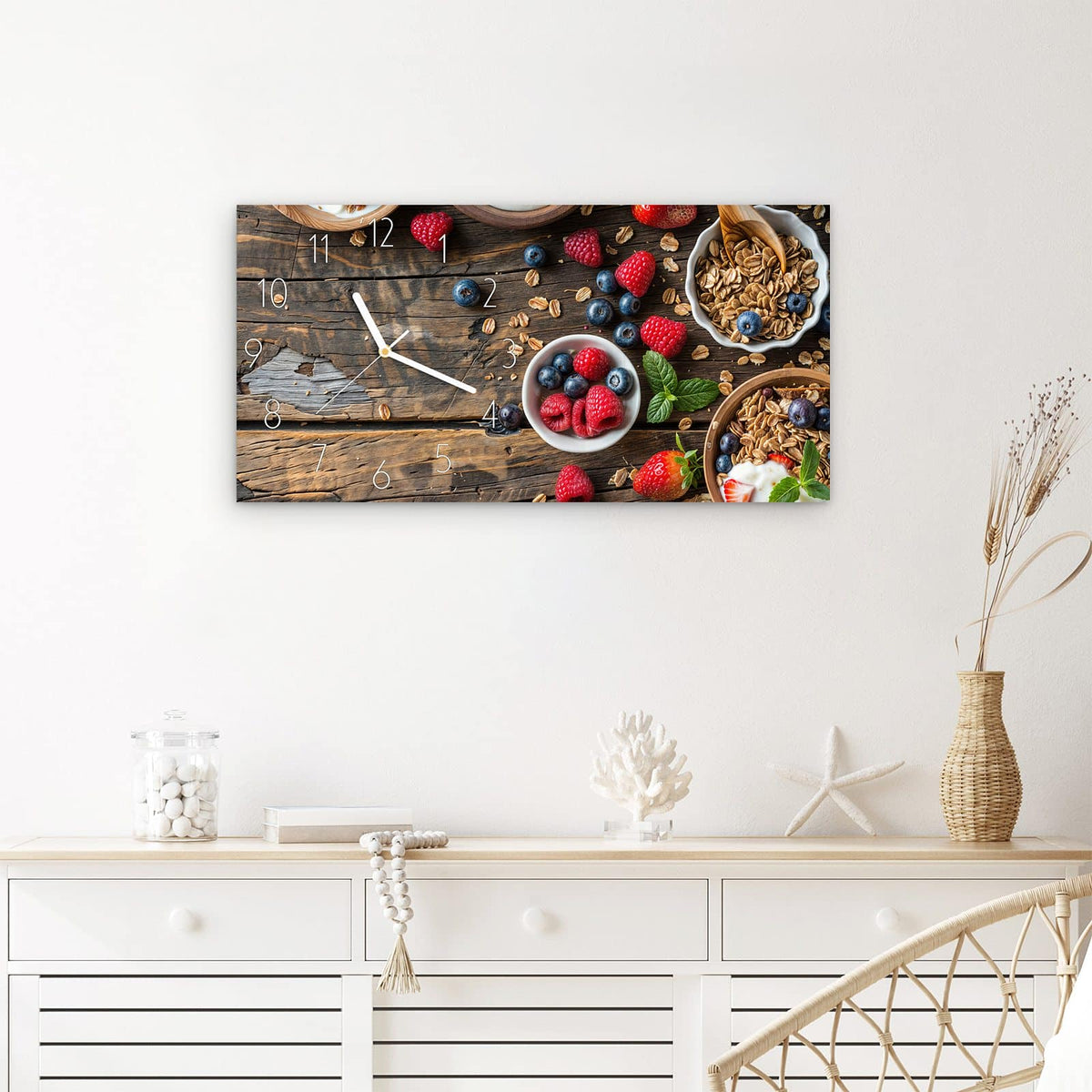 Wanduhr Frühstück Müsli aus Glas – Querformat 60 × 30 cm – Joghurt mit Beeren und Müsli