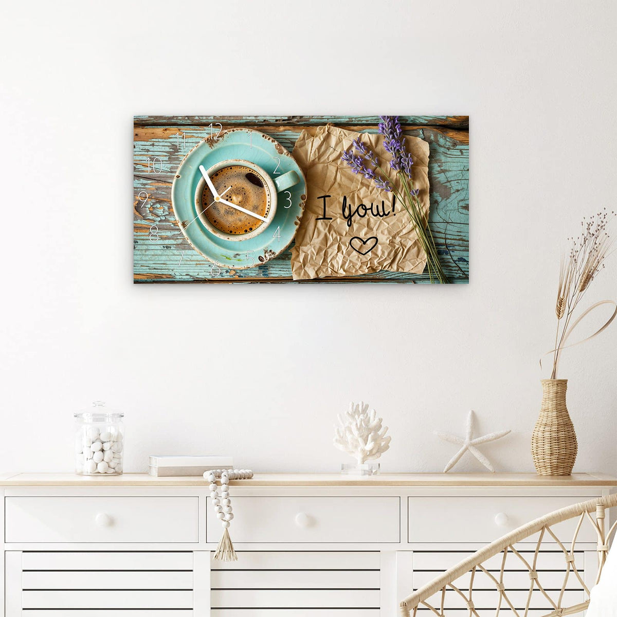 Wanduhr Tasse und Lavendel aus Glas – Querformat 60 × 30 cm – Türkise Tasse mit Lavendelzweigen