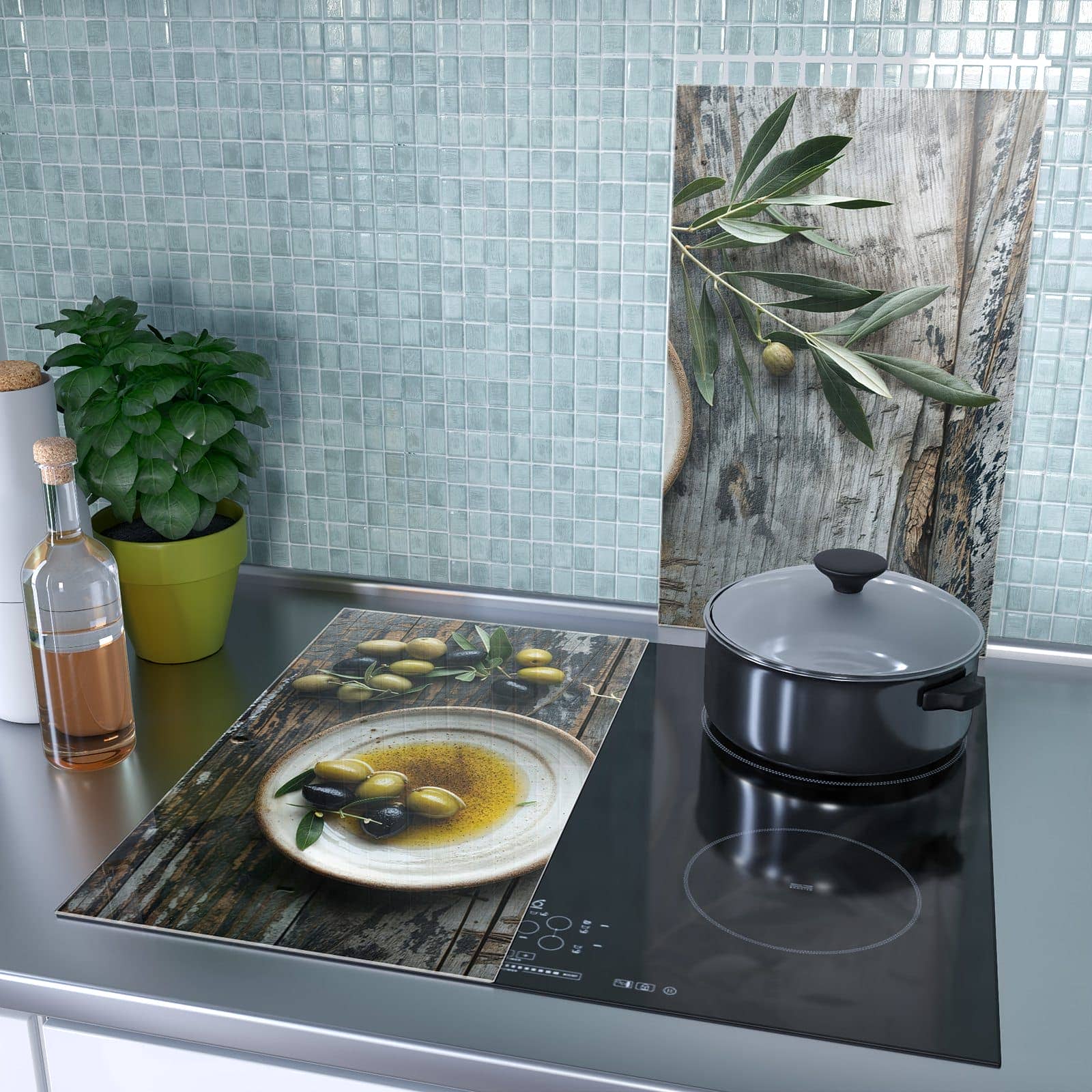 2-teilige Herdabdeckplatten für Ceranfeld mit Oliven auf Teller-Motiv als Spritzschutz hinter dem Kochfeld