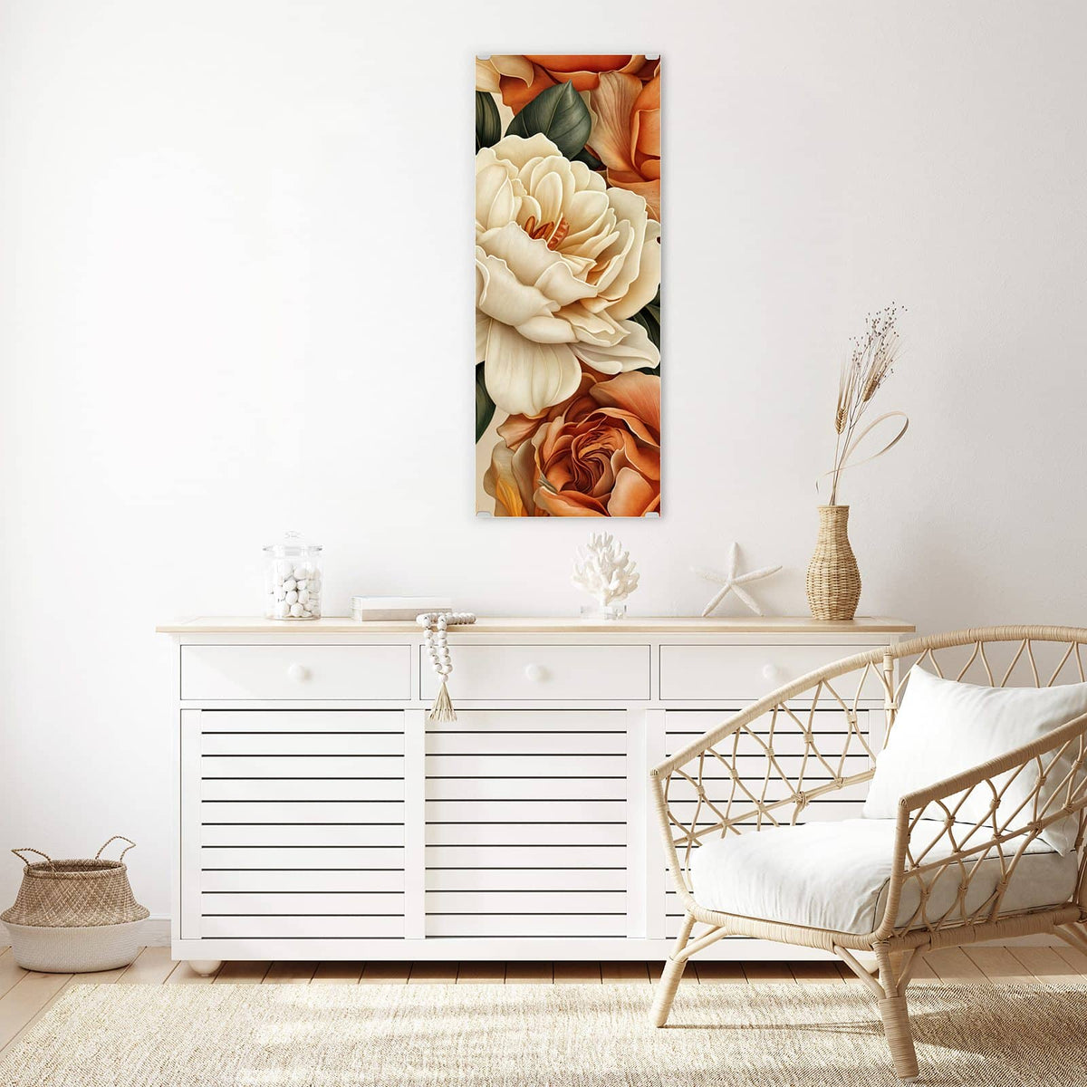 Glasbild Rosen in Terrakotta an der Wand – Illustriertes Blütenmuster aus cremeweißen Rosen, rostorangen Rosen und Lilien auf Beige