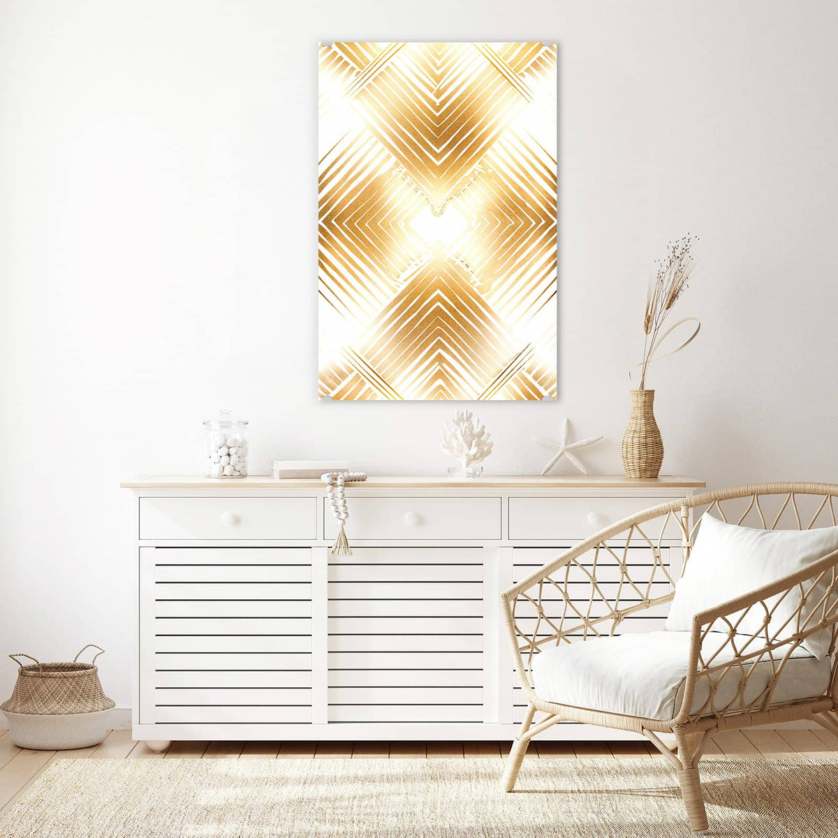 Glasbild Goldenes Rautenmuster an der Wand – Gitter aus goldenen Rauten, jede aus verschachtelten Winkellinien, Art-déco-Anmutung auf Weiß
