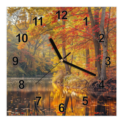 Wanduhr Quadratisch mit dem Motiv Herbstfarben am Seeufer
