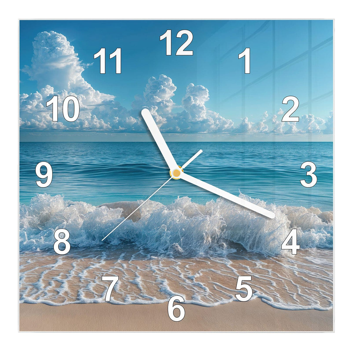 Wanduhr aus Glas, Ziffernblatt Modern mit Motiv Brandung unter Wolken: Brandung läuft auf hellen Sand, dahinter türkises Meer und dicke Quellwolken #ziffernblatt_Modern