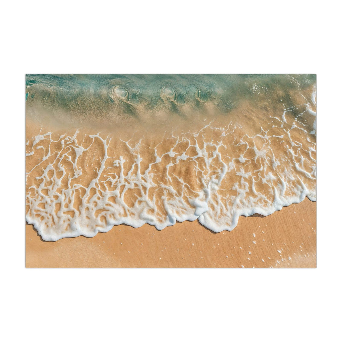 Küchenrückwand aus Glas Meeresschaum auf Sand im Hochformat, Motiv bildfüllend von vorn