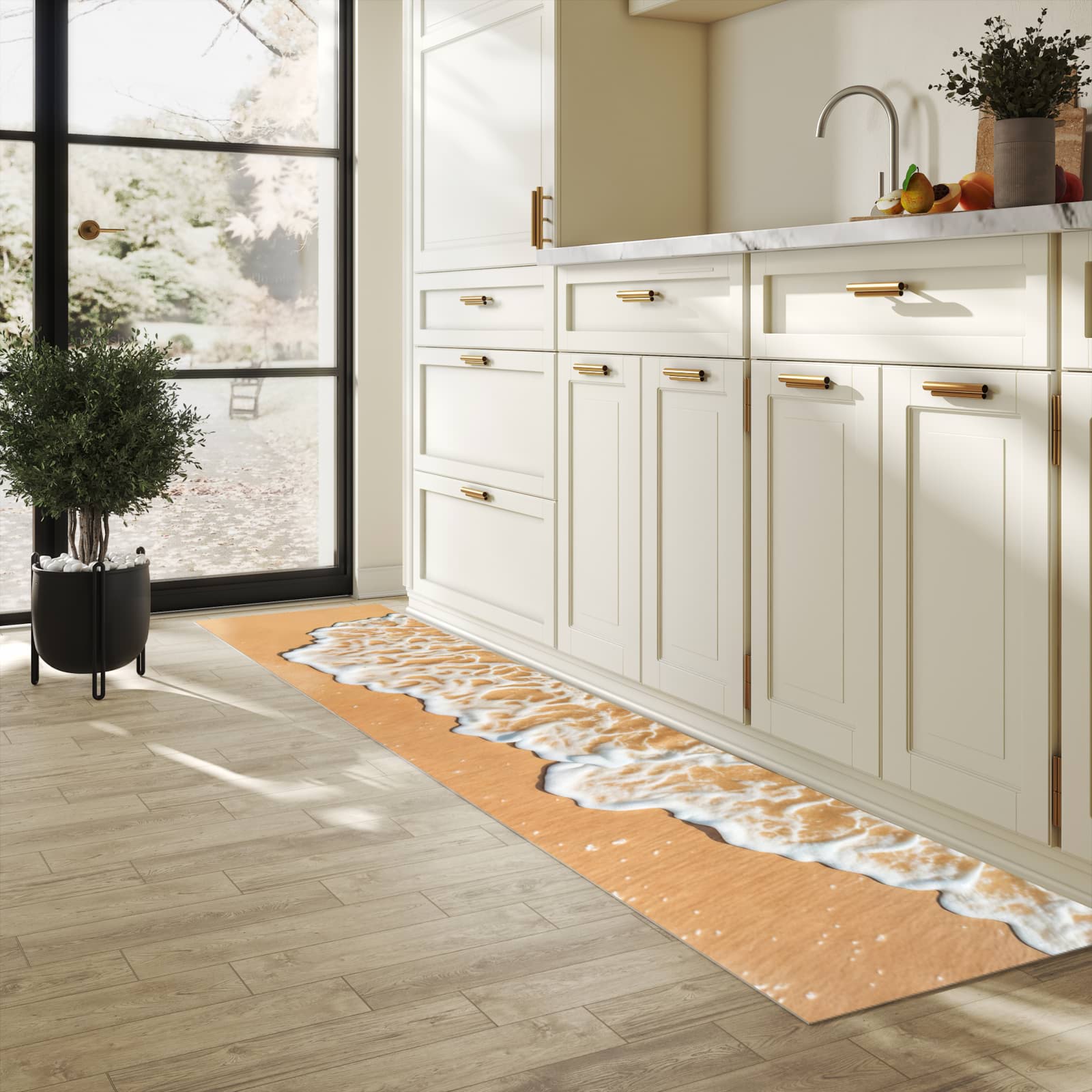 Formstabiler großer Küchenteppich mit Motiv Ozeanwellenstrand in heller Küche