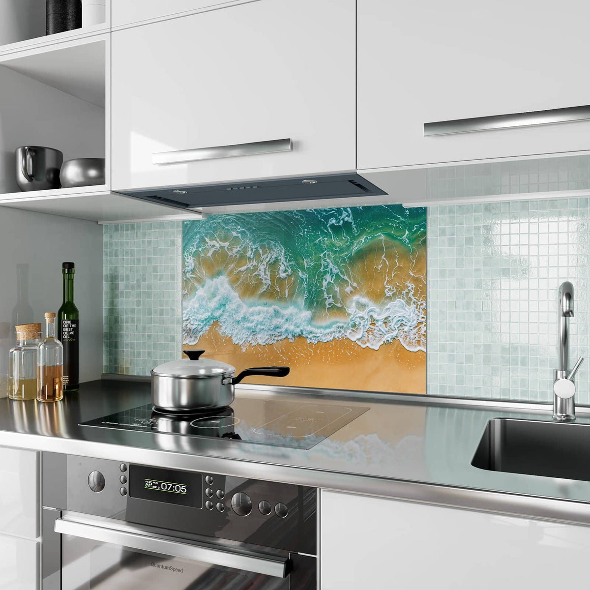 Küchenrückwand aus Glas Smaragdgrüne Brandung im Hochformat als Spritzschutz hinter dem Kochfeld, über dem Fliesenspiegel montiert