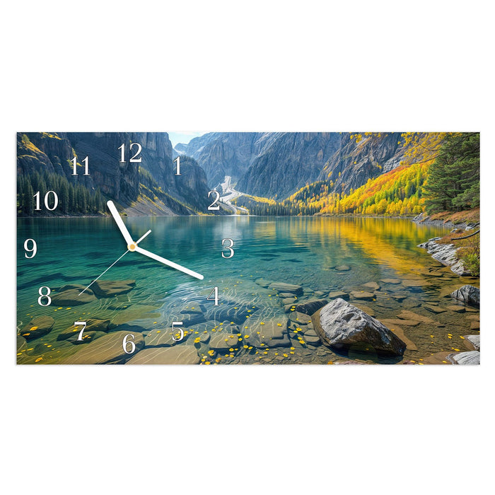 Wanduhr Bergsee im Herbst aus Glas – Querformat 60 × 30 cm mit Ziffernblatt Klassisch