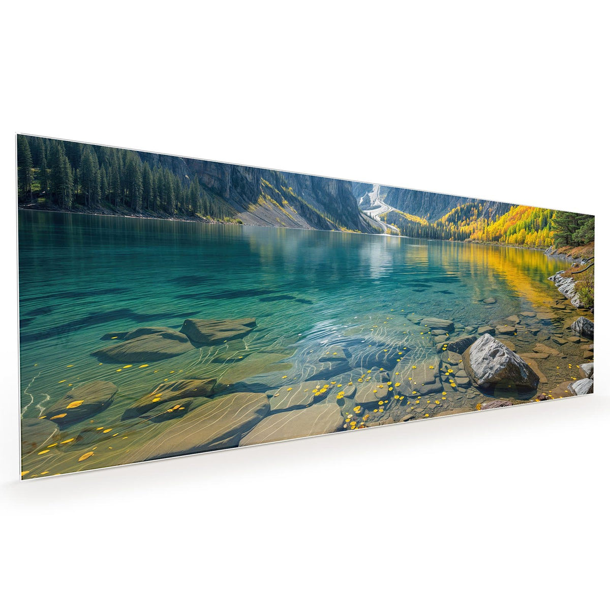 Küchenrückwand aus Glas im Hochformat: Klarer türkiser Bergsee mit Steinen im Flachwasser, Felswand und gelbes Herbstlaub #grösse_40 x 100 cm #grösse_50 x 125 cm #grösse_60 x 150 cm