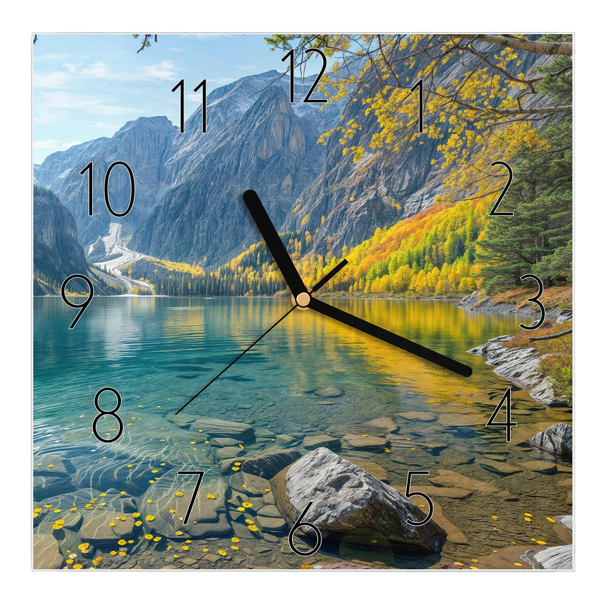 Wanduhr aus Glas, Ziffernblatt Elegant: Klarer türkiser Bergsee mit Steinen im Flachwasser, Felswand und gelbes Herbstlaub #ziffernblatt_Elegant