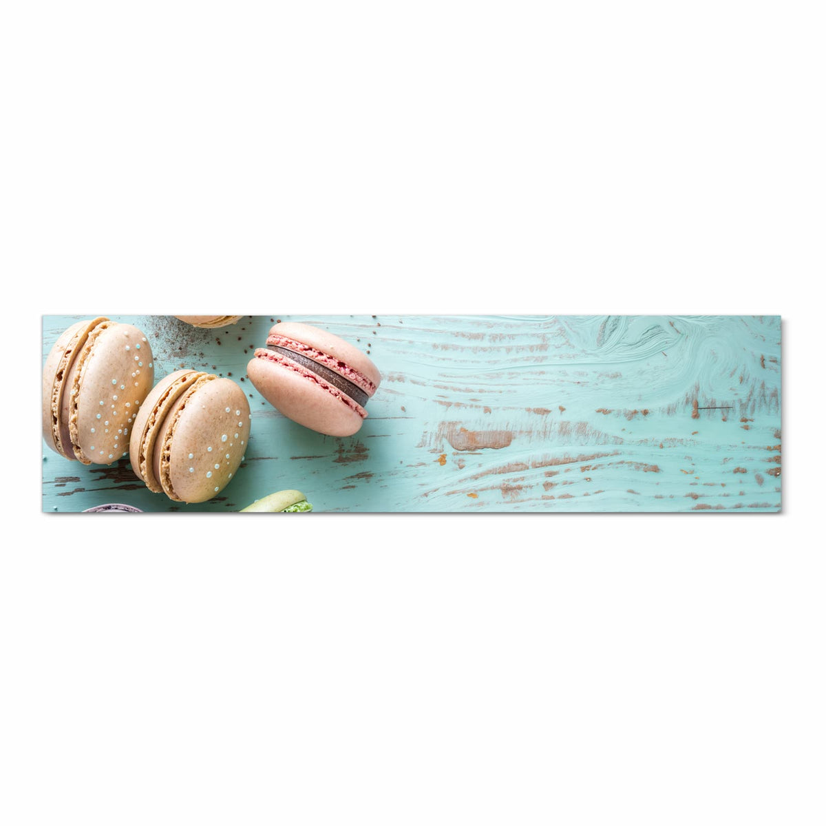 Pflegeleichter Küchenläufer mit Motiv Macarons auf Holz in Frontansicht
