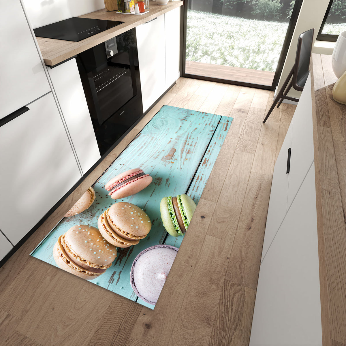 Abriebfester waschbarer Teppich fürs Esszimmer mit Motiv Macarons auf Holz in moderner Küche