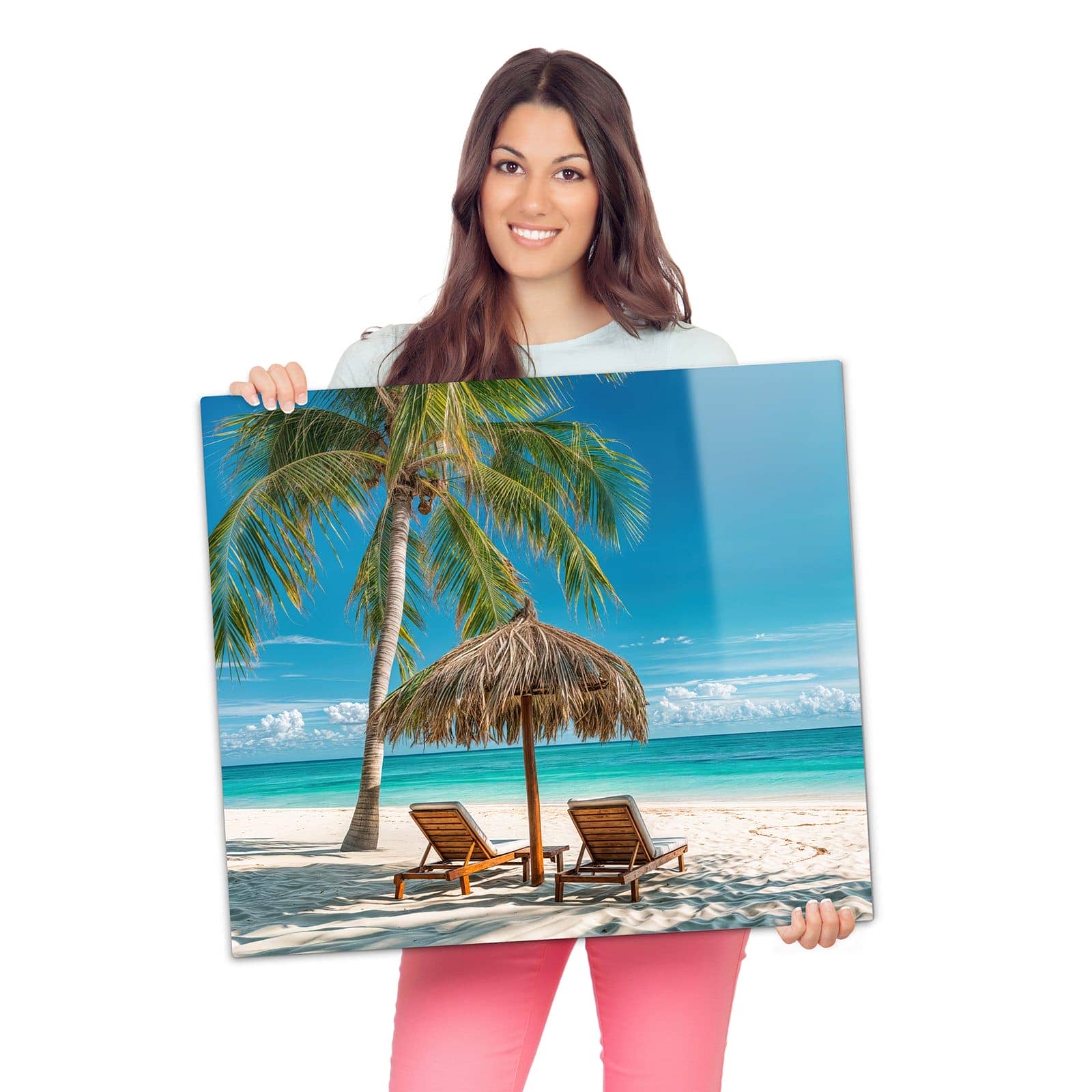 Glasabdeckplatte für Ceranfeld mit Strandparadies-Motiv wird zur Größendarstellung gehalten