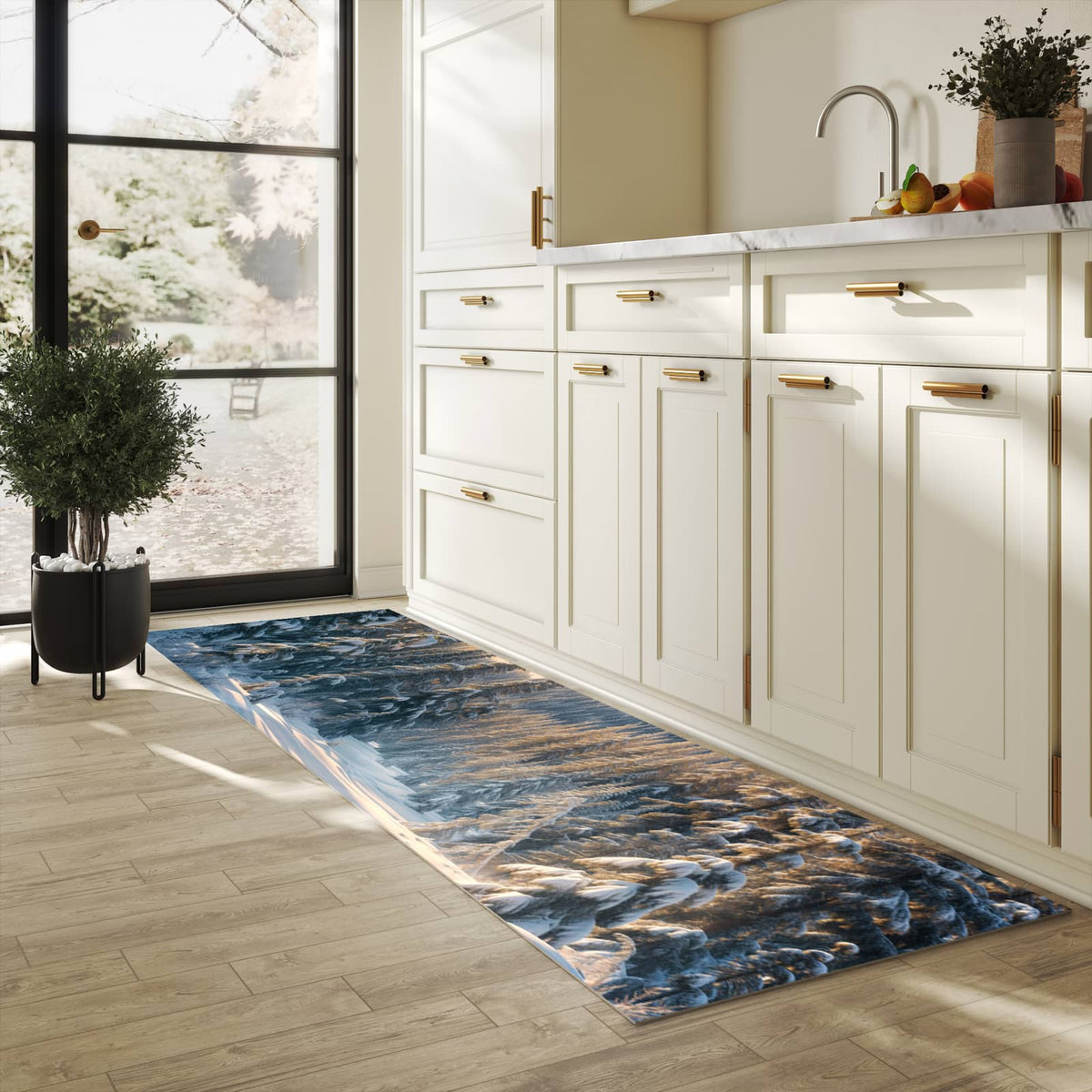 Rutschfester Küchenteppich mit Motiv Winterlandschaft in heller Küche