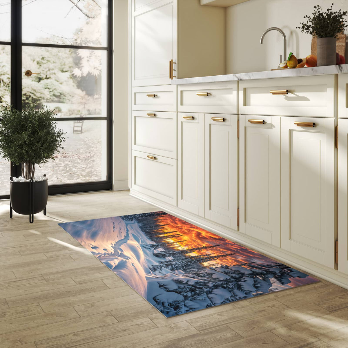 Formstabiler großer Küchenteppich mit Motiv Winter Sonnenuntergang in heller Küche