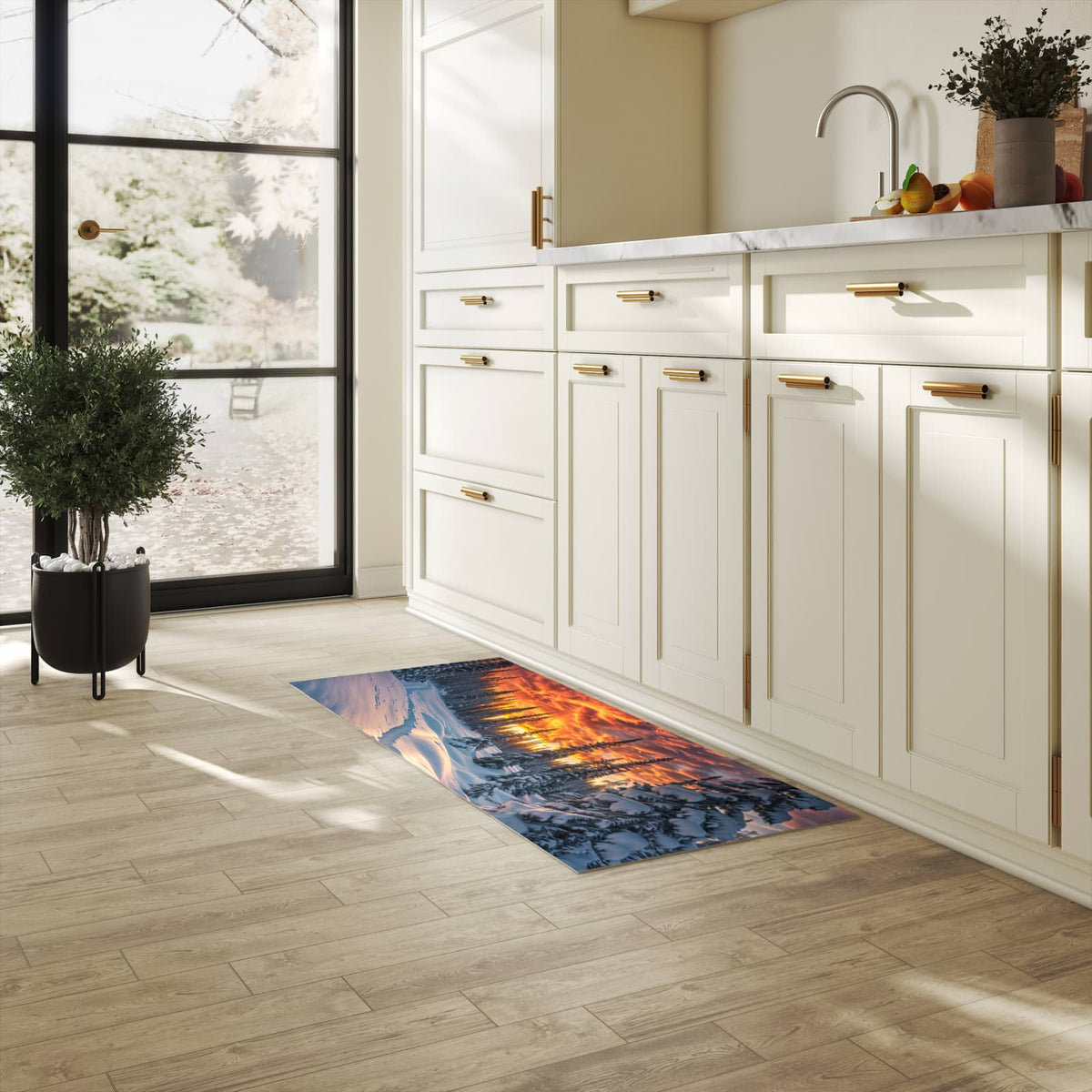 Hygienischer rutschfester Küchenteppich mit Motiv Winter Sonnenuntergang in heller Küche