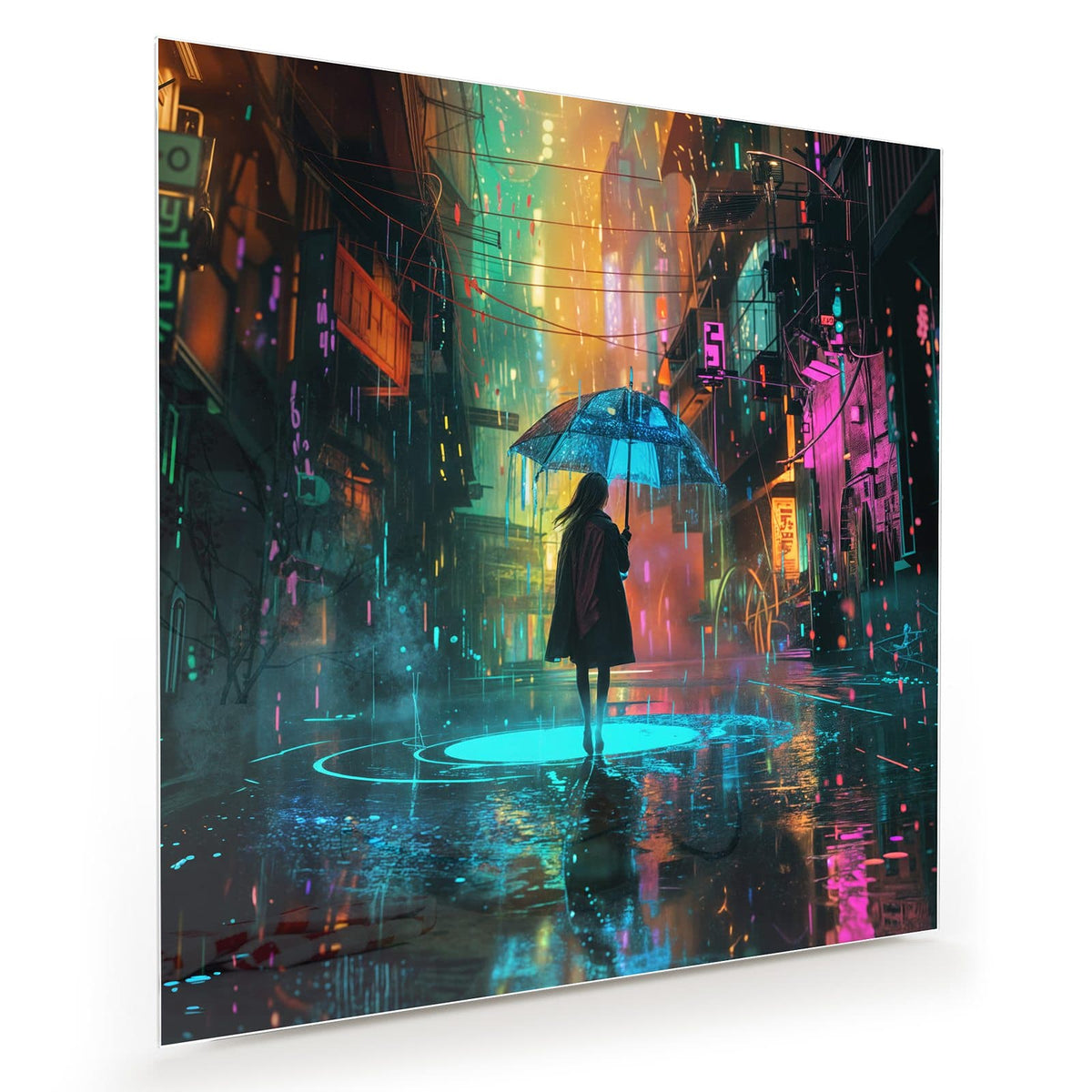 Regennasse Gasse bei Nacht, Frau von hinten mit Schirm, pinke und türkise Neonreflexe
