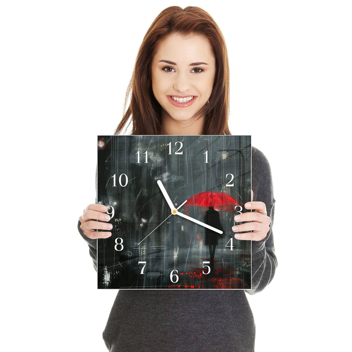 Quadratische Wanduhr aus Glas Roter Schirm bei Nacht in zwei Händen gehalten – Größenvergleich, 30 × 30 cm