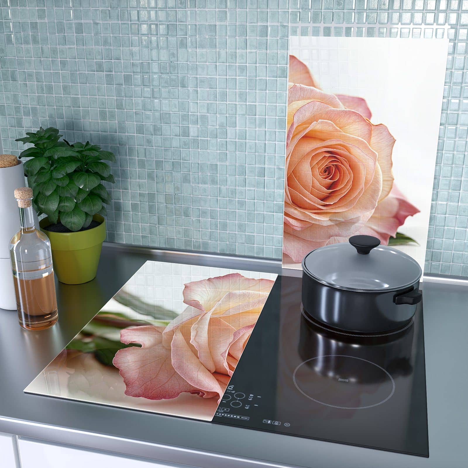 2-teilige Herdabdeckplatte mit Elegante Rose Blüte-Motiv als Spritzschutz hinter dem Kochfeld