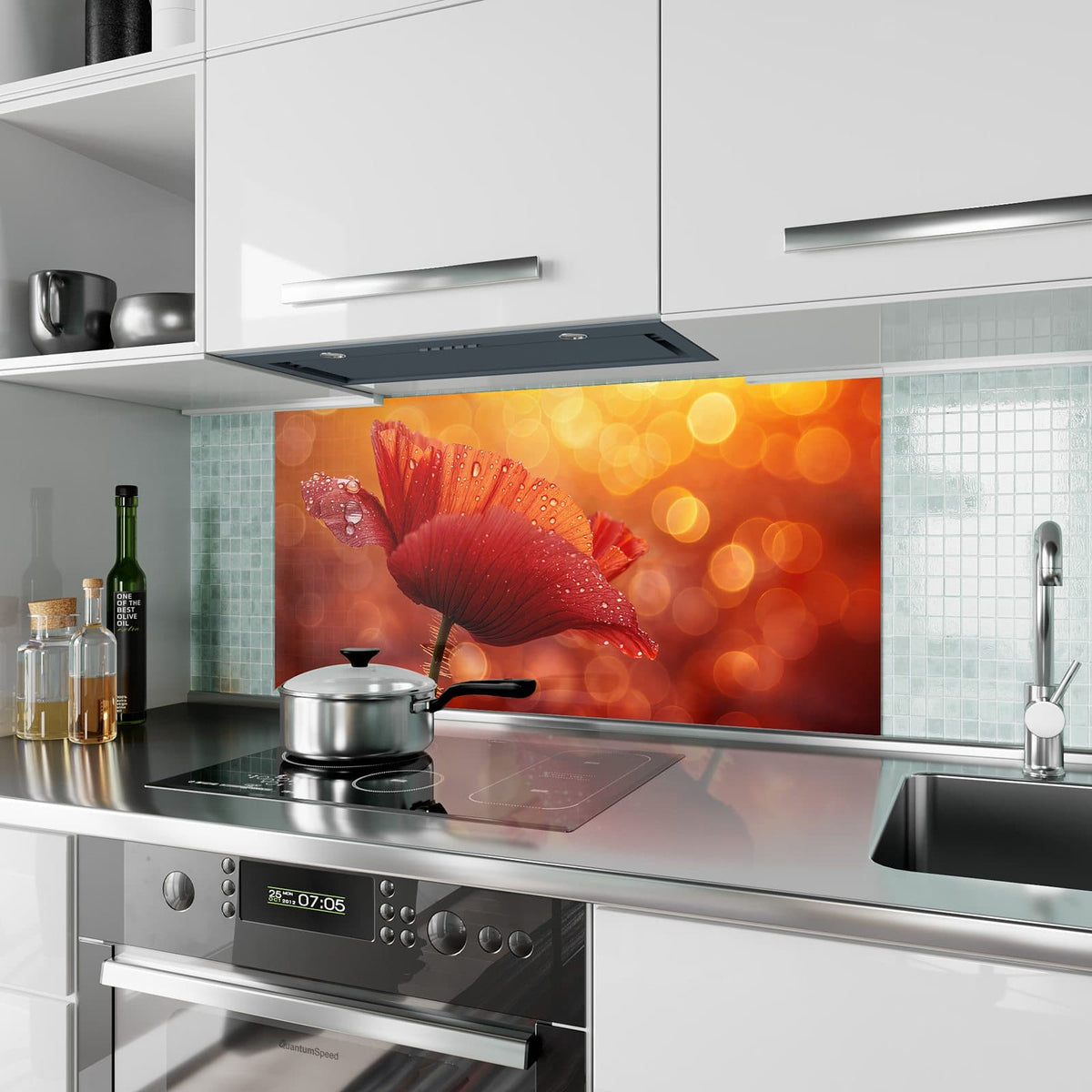 Küchenrückwand aus Glas Mohn mit Tautropfen im Hochformat als Spritzschutz hinter dem Kochfeld, über dem Fliesenspiegel montiert