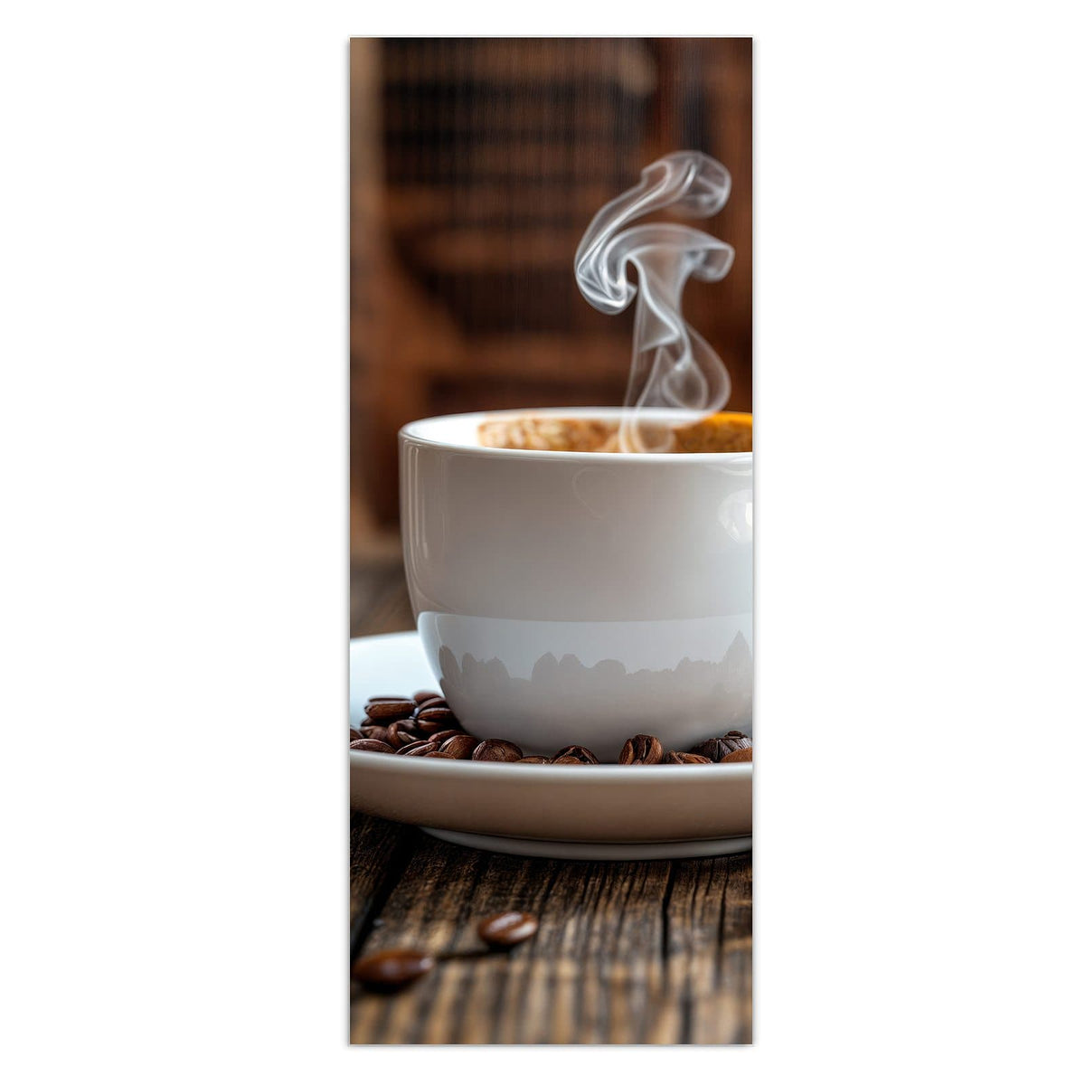 Weiße Tasse mit dampfendem Kaffee auf einer Untertasse voller Bohnen vor rustikalem Holz