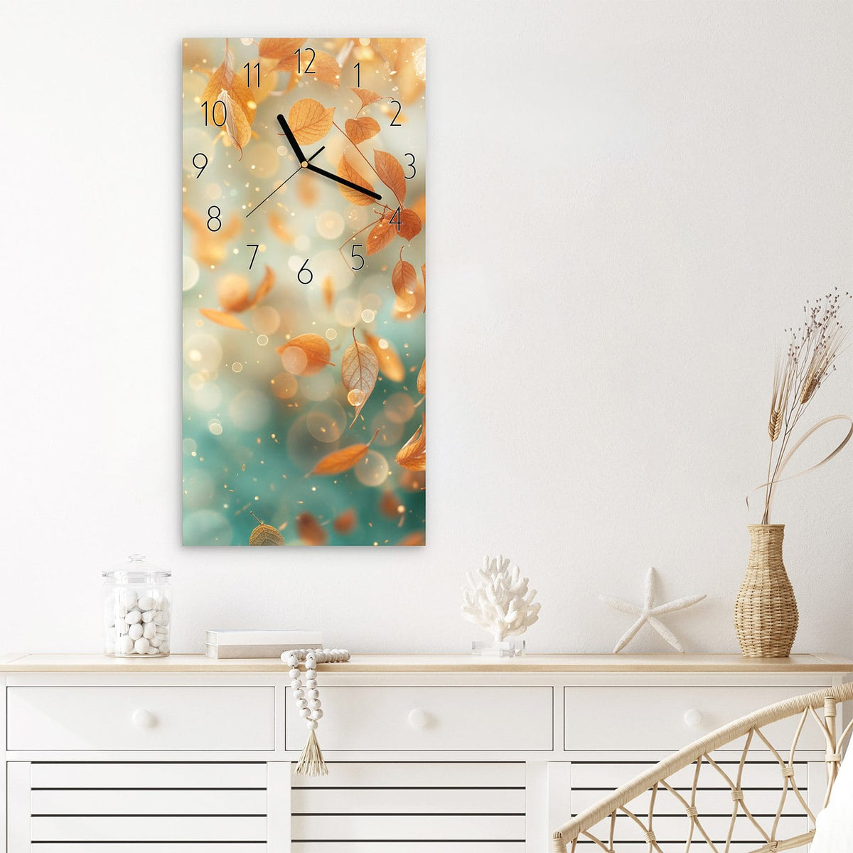 Wanduhr Herbstblätter Traum aus Glas – Hochformat 30 × 60 cm – Goldene Blätter vor türkisem Bokeh