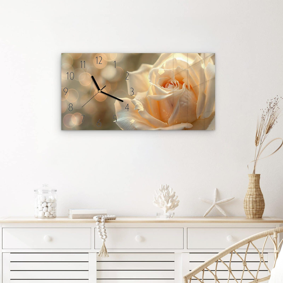 Wanduhr Elegante Rose aus Glas – Querformat 60 × 30 cm – Cremefarbene Rose mit Wassertropfen