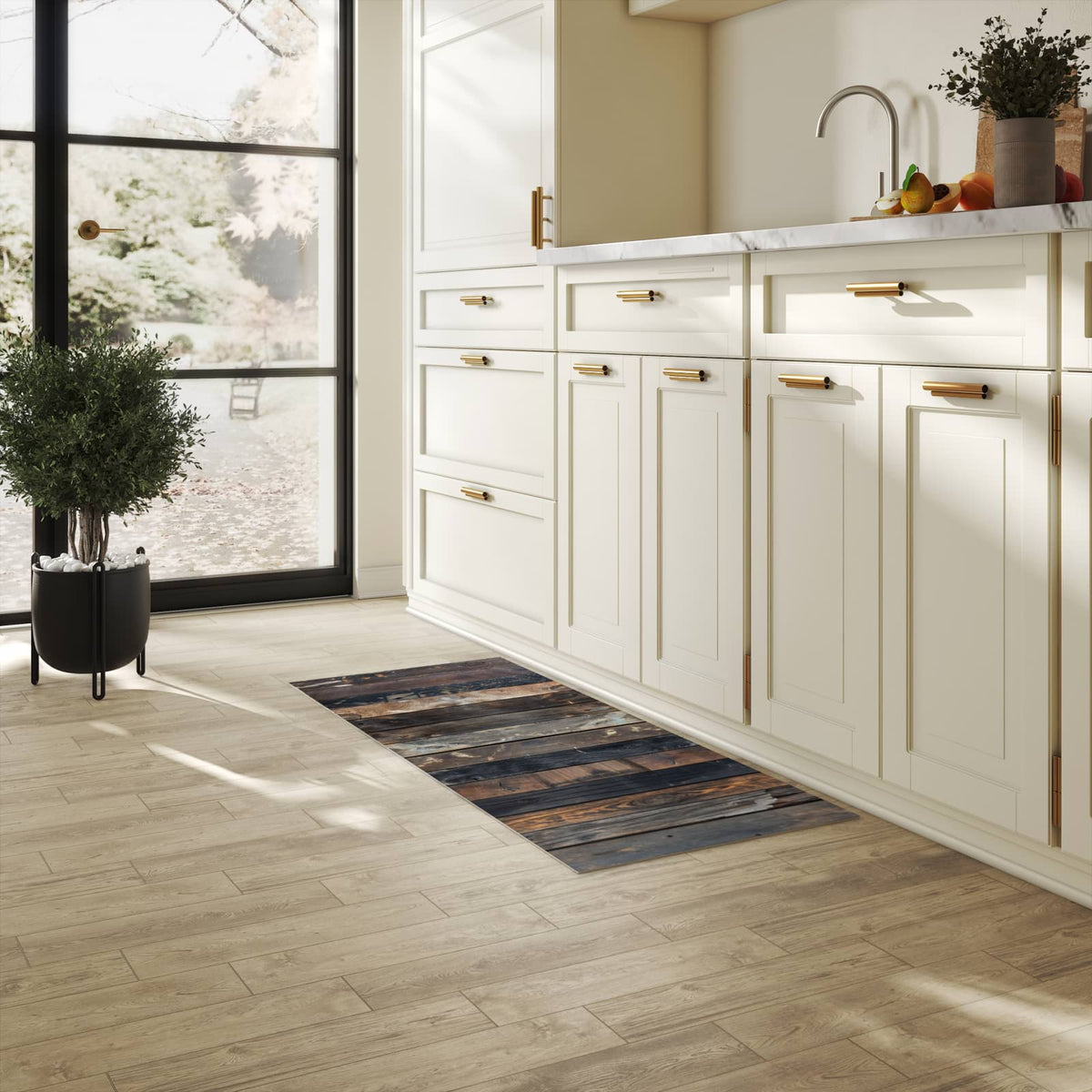 Komfortabler abwaschbarer Küchenteppich mit Motiv Rustikale Holzplanken in heller Küche