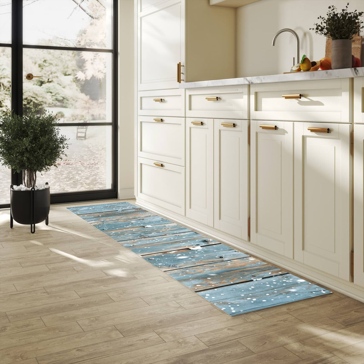 Abriebfester rutschfester Küchenläufer mit Motiv Holz mit Schnee in heller Küche