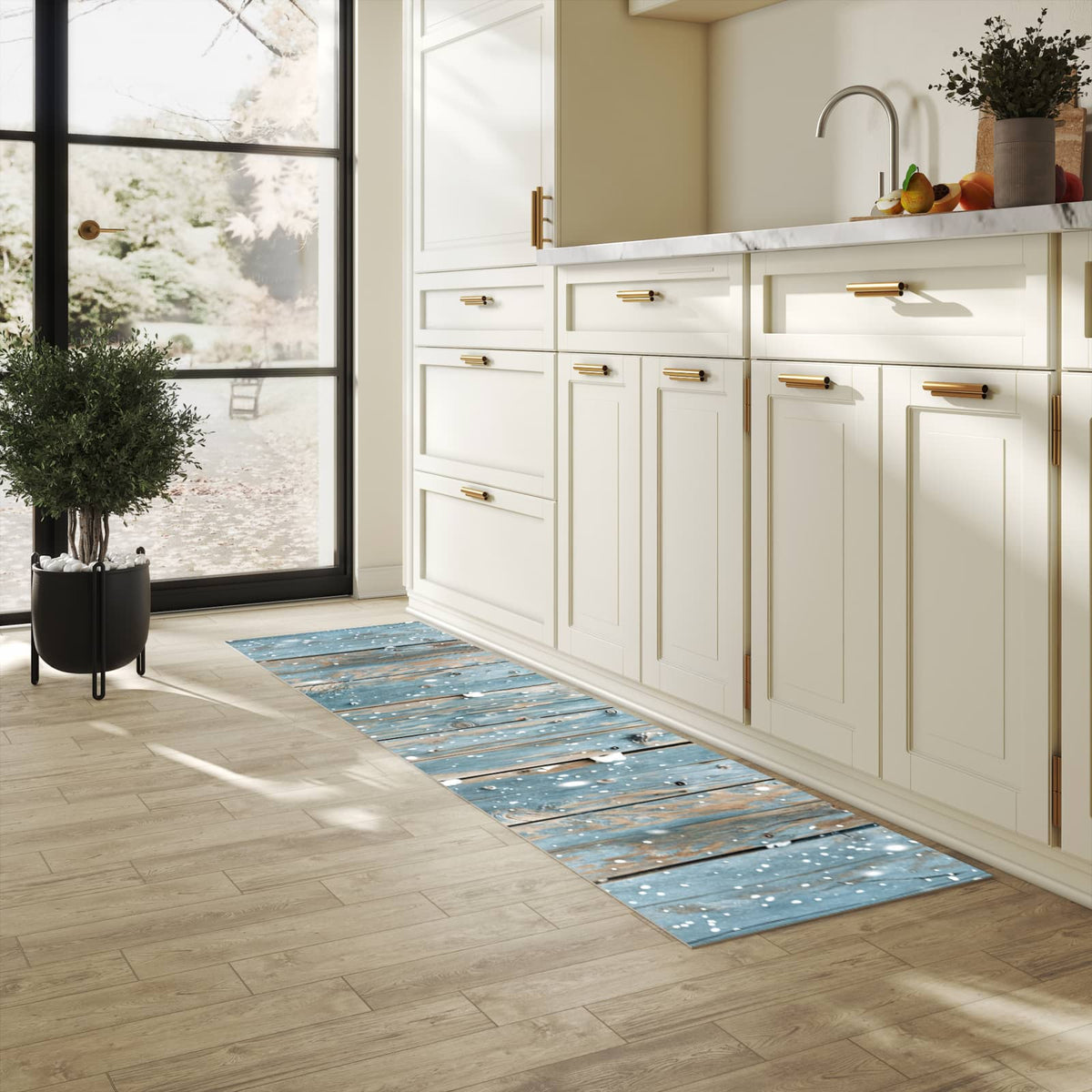 Geräuschdämpfender waschbarer Küchenläufer mit Motiv Holz mit Schnee in heller Küche