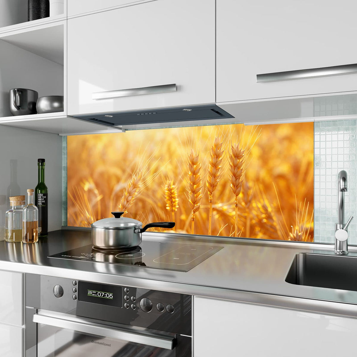 Küchenrückwand aus Glas Weizen im Gegenlicht im Hochformat als Spritzschutz hinter dem Kochfeld, über dem Fliesenspiegel montiert