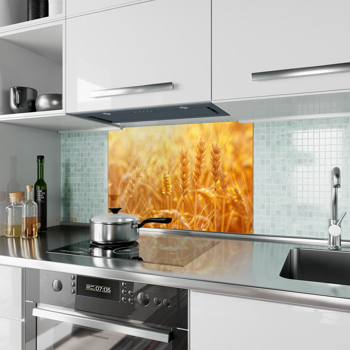 Küchenrückwand aus Glas Weizen im Gegenlicht im Hochformat als Spritzschutz hinter dem Kochfeld, über dem Fliesenspiegel montiert