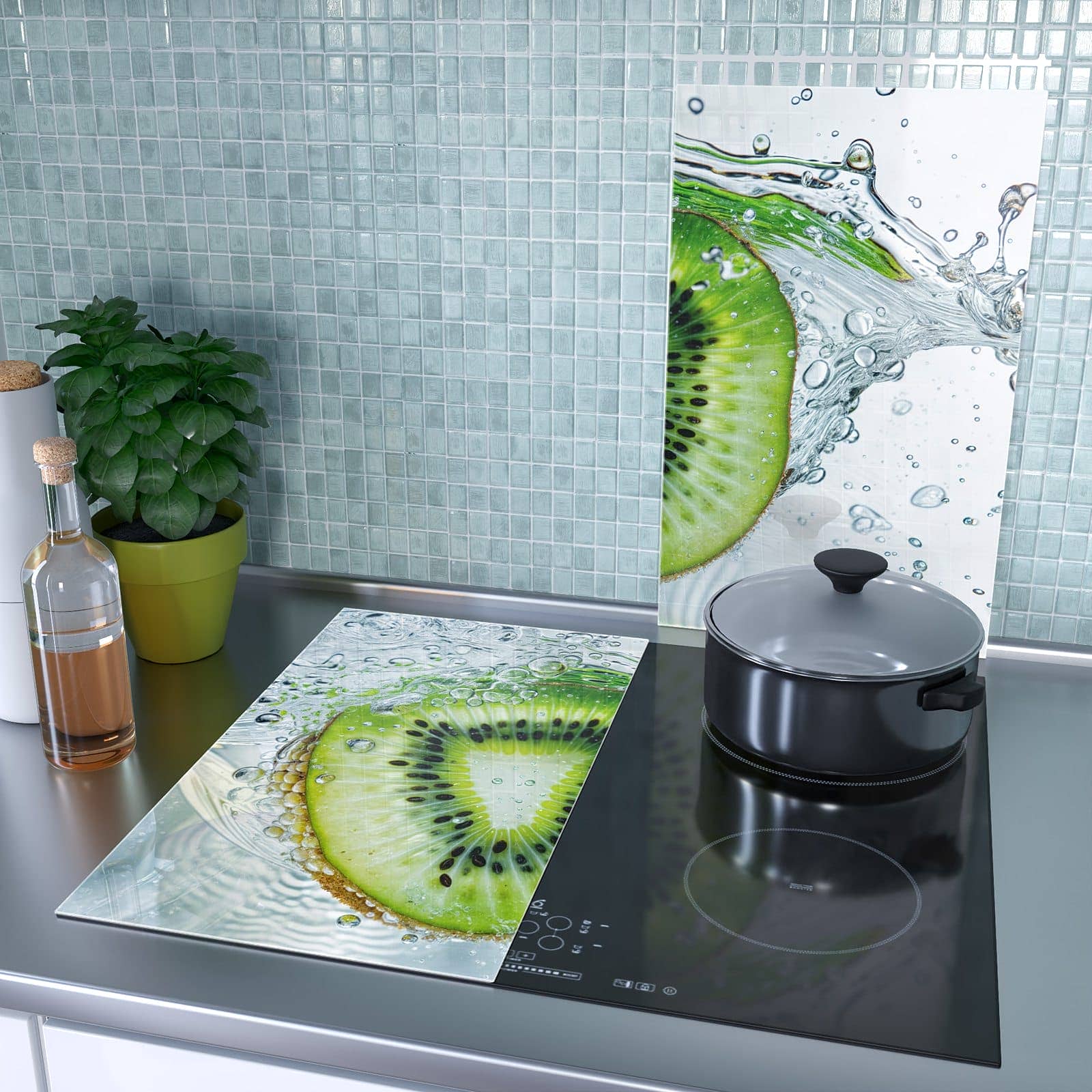 2-teilige Abdeckplatten Ceranfeld mit Kiwi im Wasser-Motiv als Spritzschutz hinter dem Kochfeld
