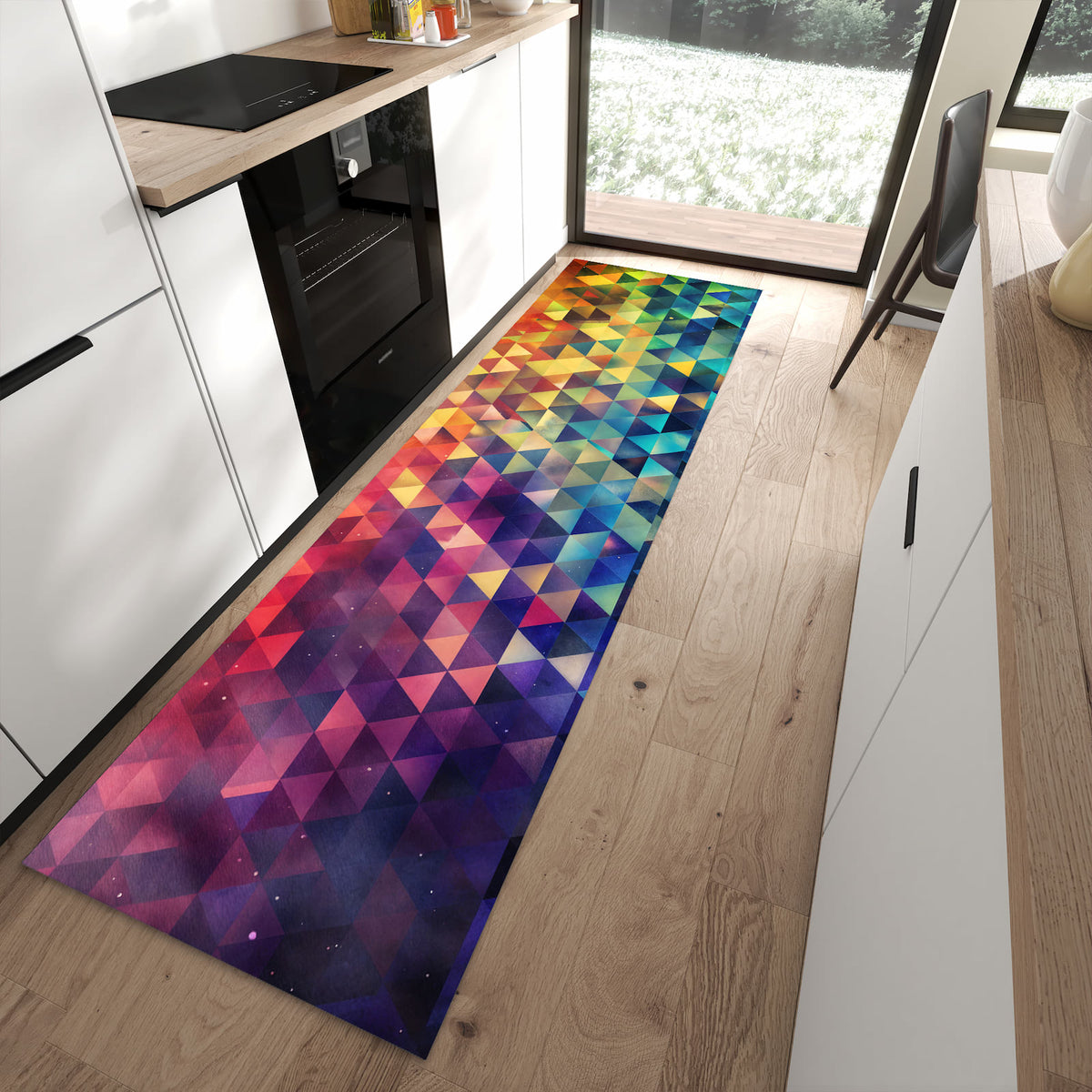 Zeitsparender abwaschbarer Küchenteppich mit Motiv Bunte Dreiecke in moderner Küche