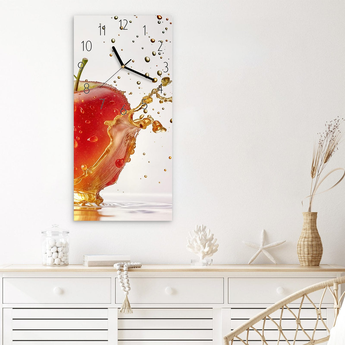 Wanduhr Spritziger Apfel aus Glas – Roter Apfel mit goldenem Spritzer