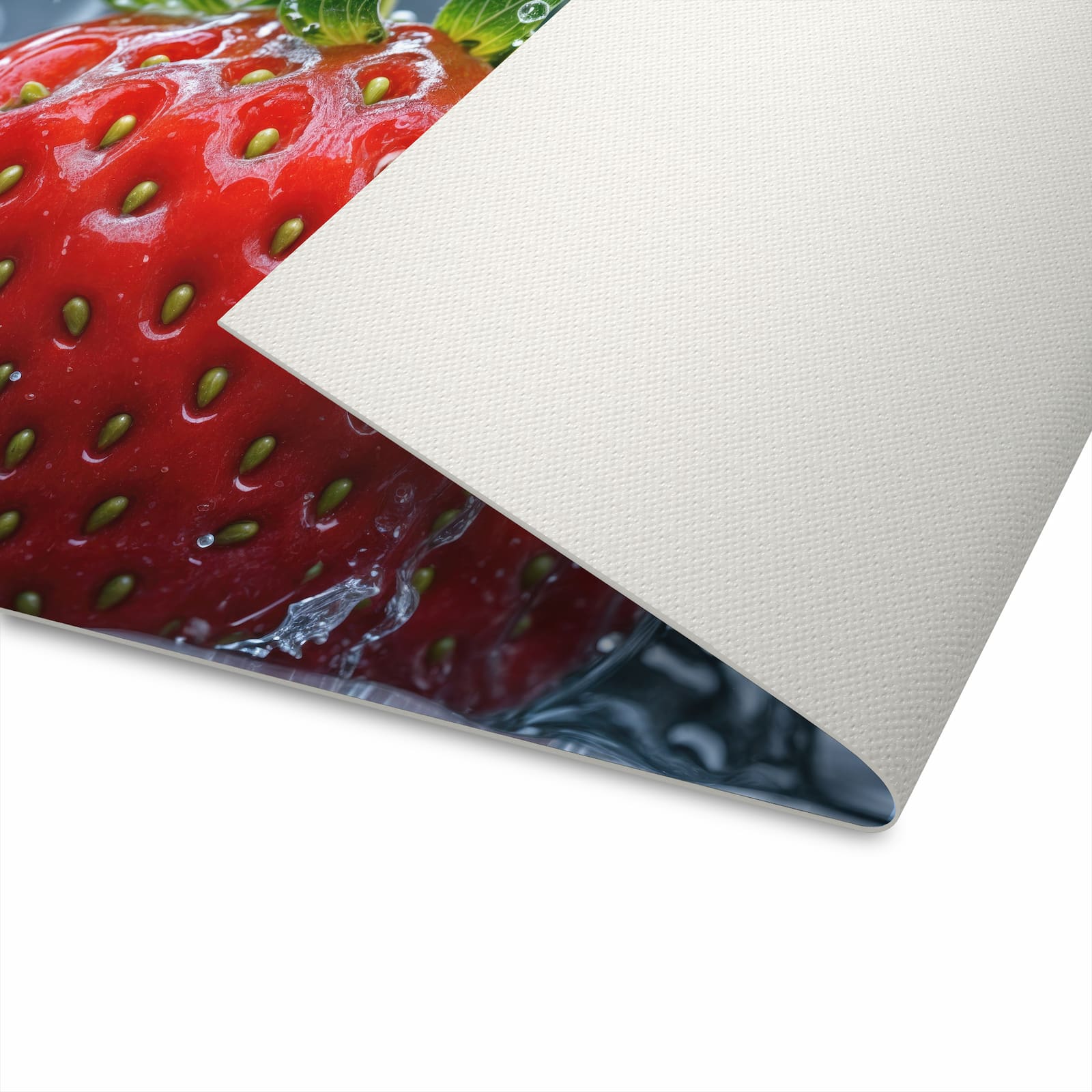 Geruchsneutraler Küchenteppich mit Motiv Splash von Erdbeere in der Unterseite